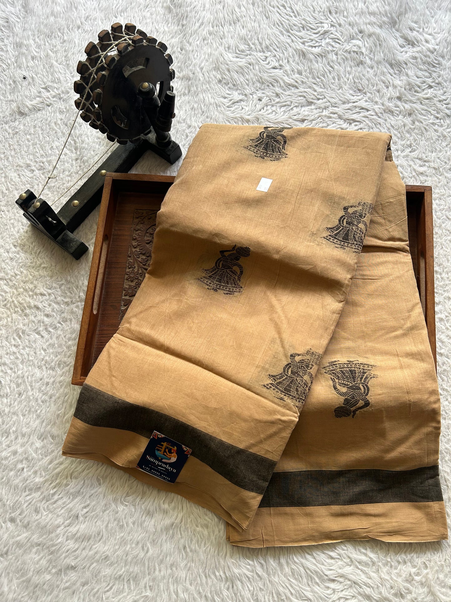 Narayanpet Cotton Saree Linen Colored Complemented with a Thread Border.