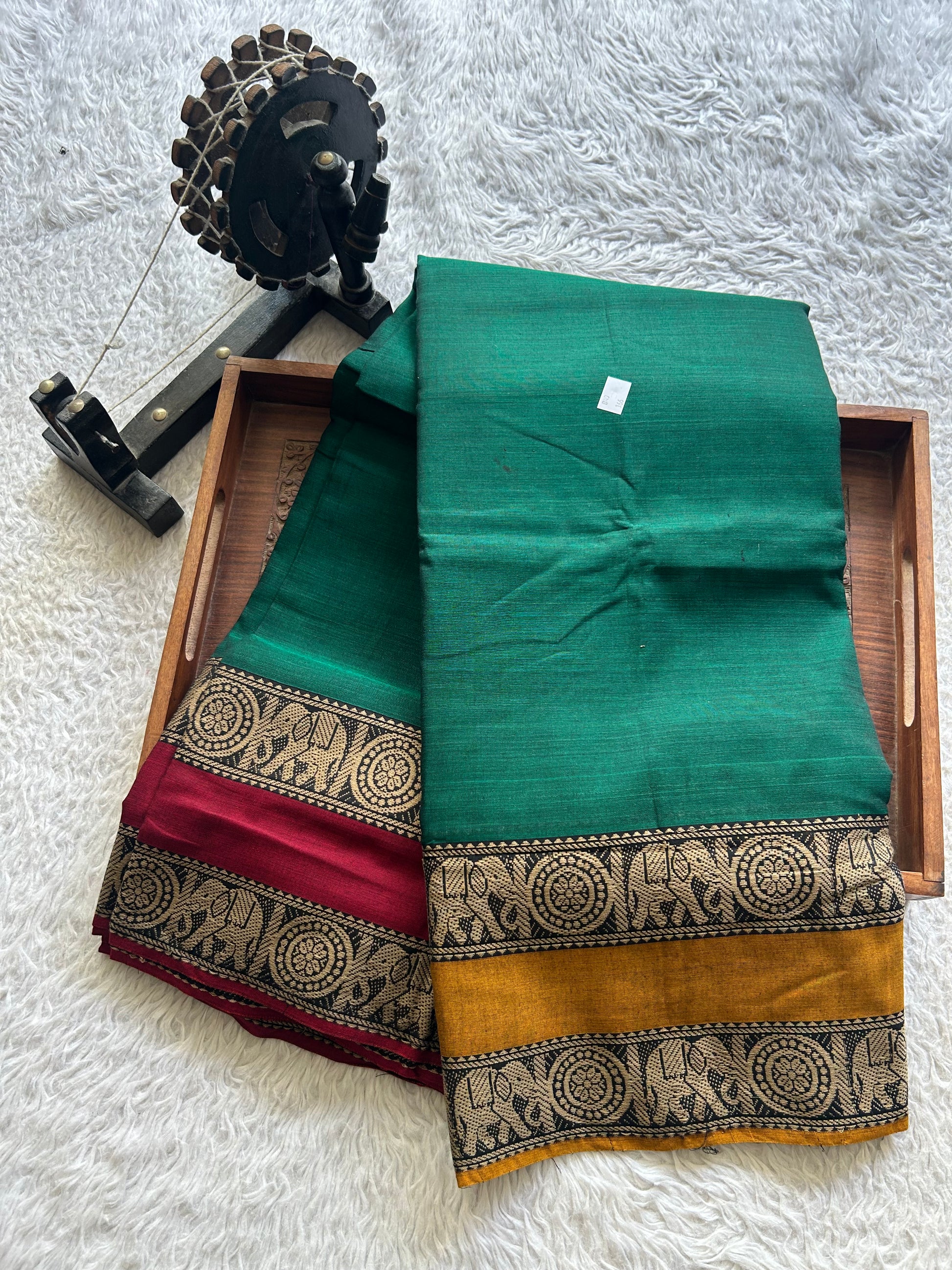 Narayanpet Cotton Saree Emerald Green Colored Complemented with a Thread Border. - Sampradaya Designer Studio