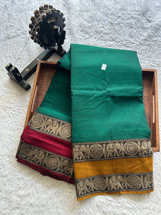 Narayanpet Cotton Saree Emerald Green Colored Complemented with a Thread Border.