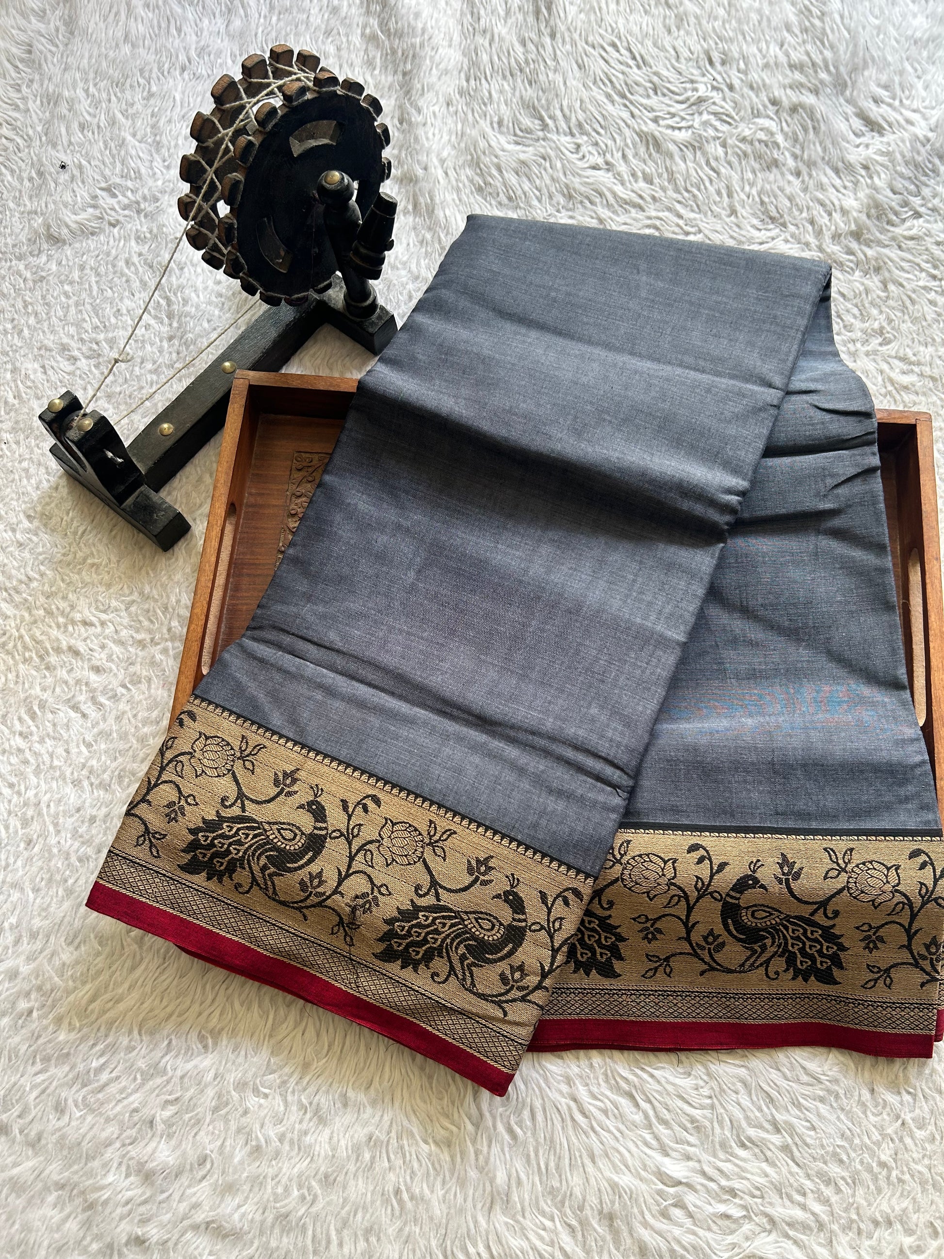 Narayanpet Cotton Saree Gray Colored Complemented with a Thread Border. - Sampradaya Designer Studio
