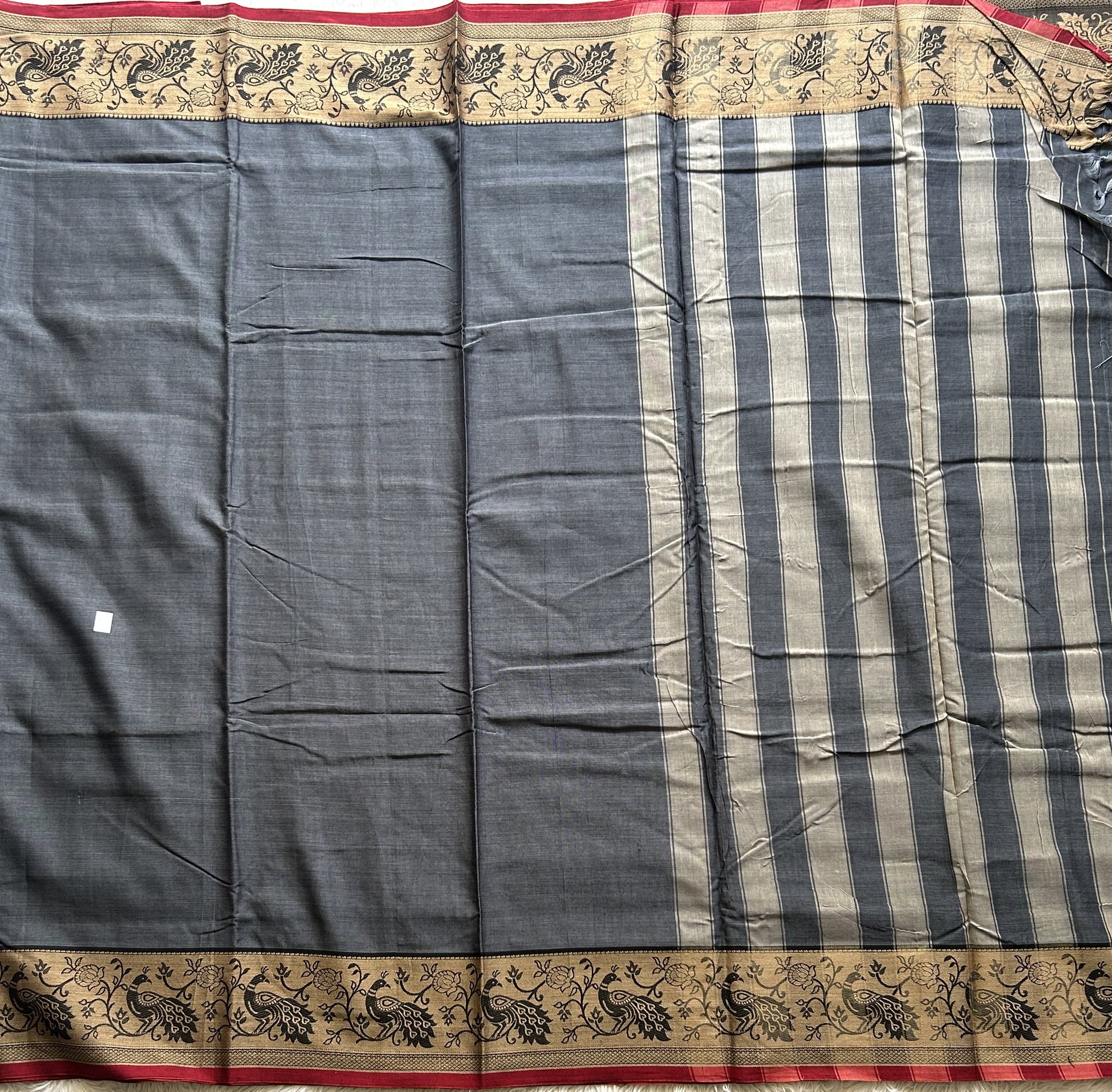 Narayanpet Cotton Saree Gray Colored Complemented with a Thread Border. - Sampradaya Designer Studio