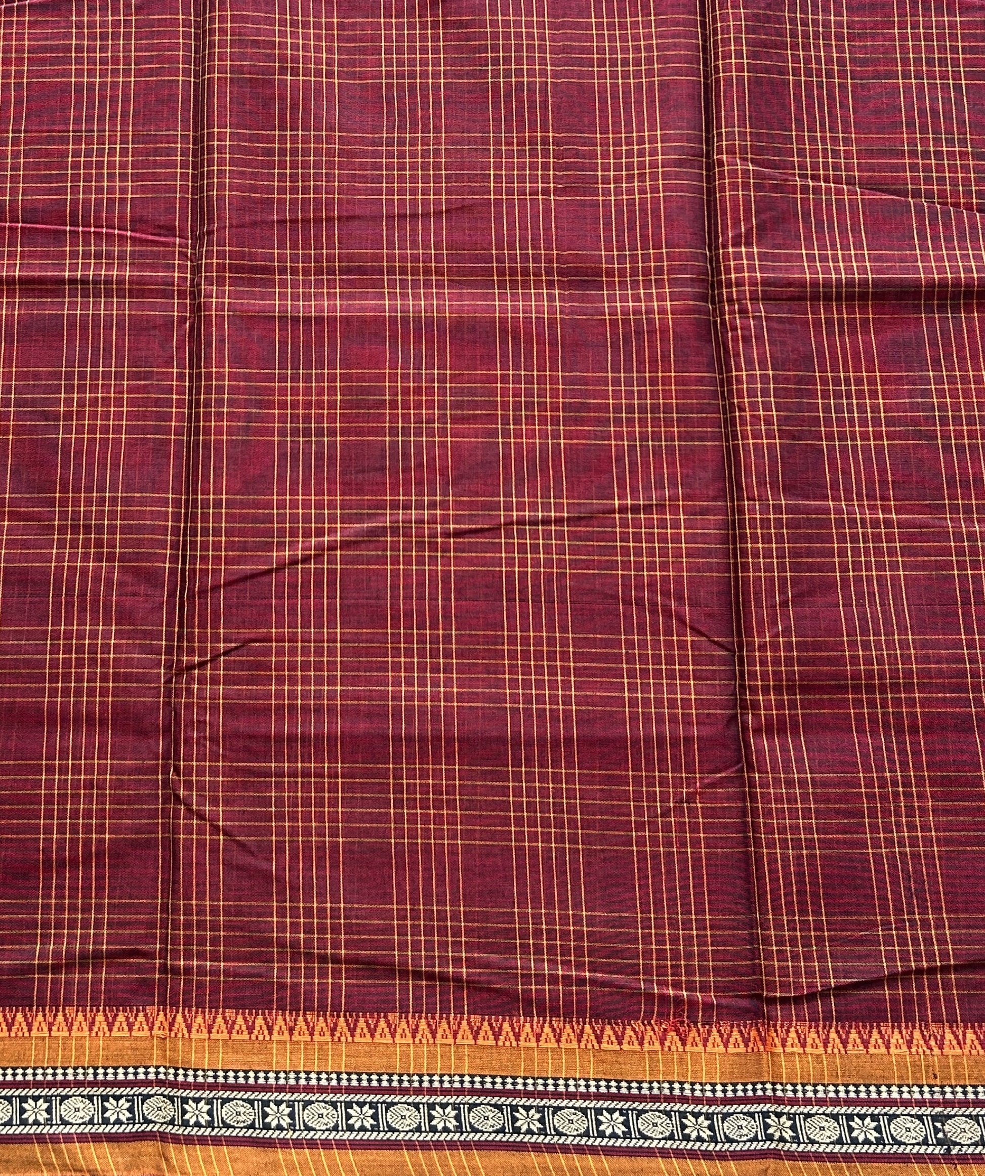 Narayanpet Cotton Checks Saree Maroon Colored Complemented with a Thread Border. - Sampradaya Designer Studio