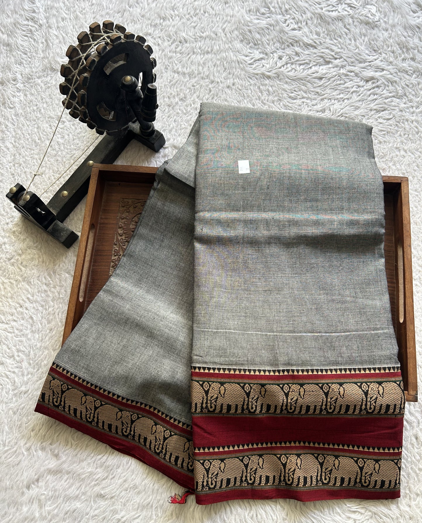 Narayanpet Cotton Saree Fossil Gray Colored Complemented with a Thread Border. - Sampradaya Designer Studio