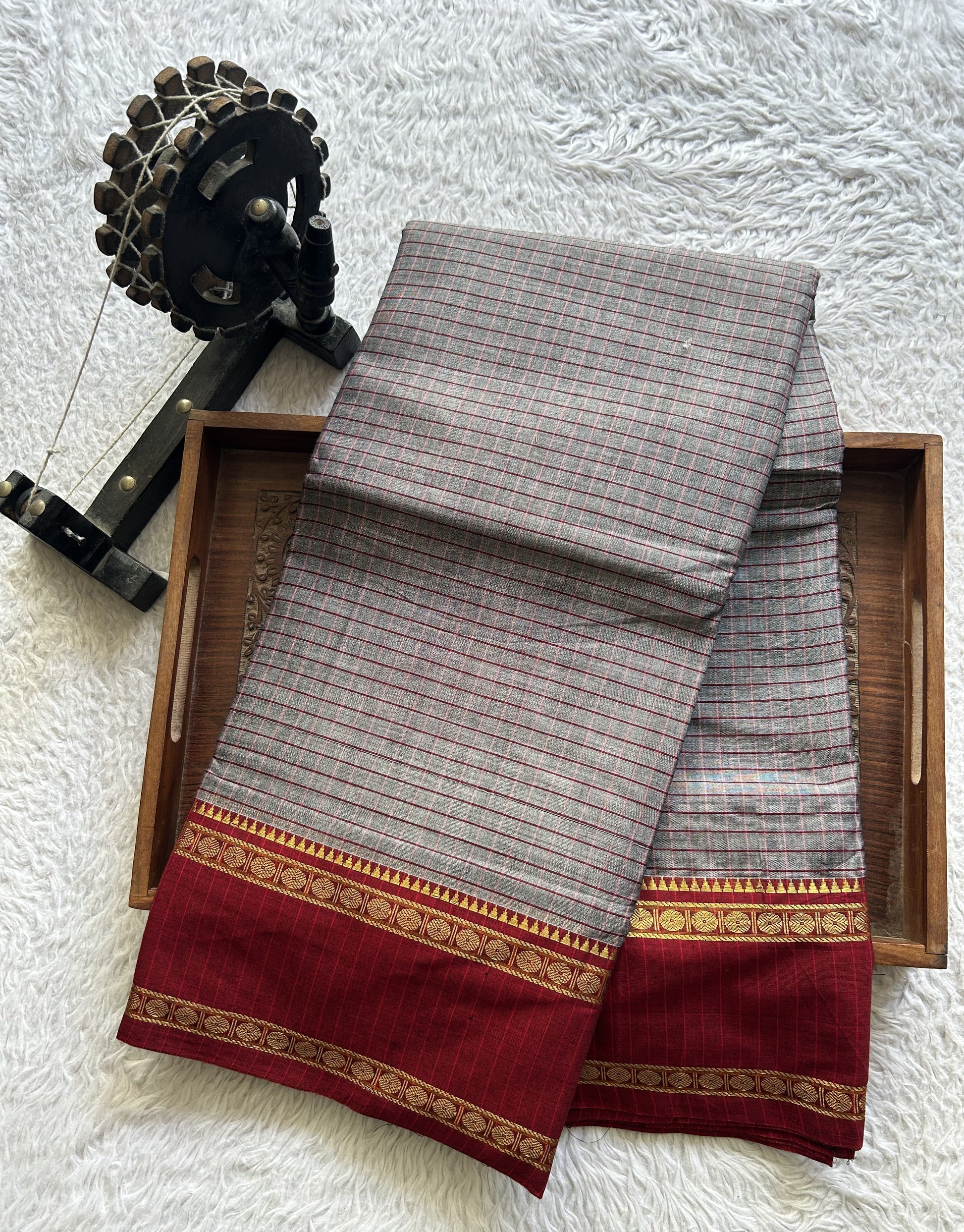 Narayanpet Cotton Checks Saree Pewter Gray Colored Complemented with a Thread Border. - Sampradaya Designer Studio