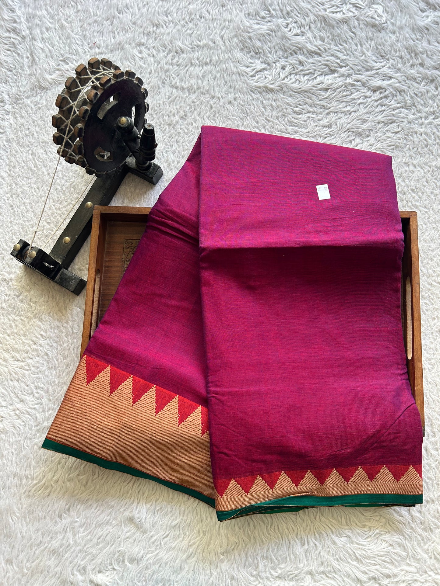 Narayanpet Cotton Saree Light Plum Colored  Complemented with a Thread Border.