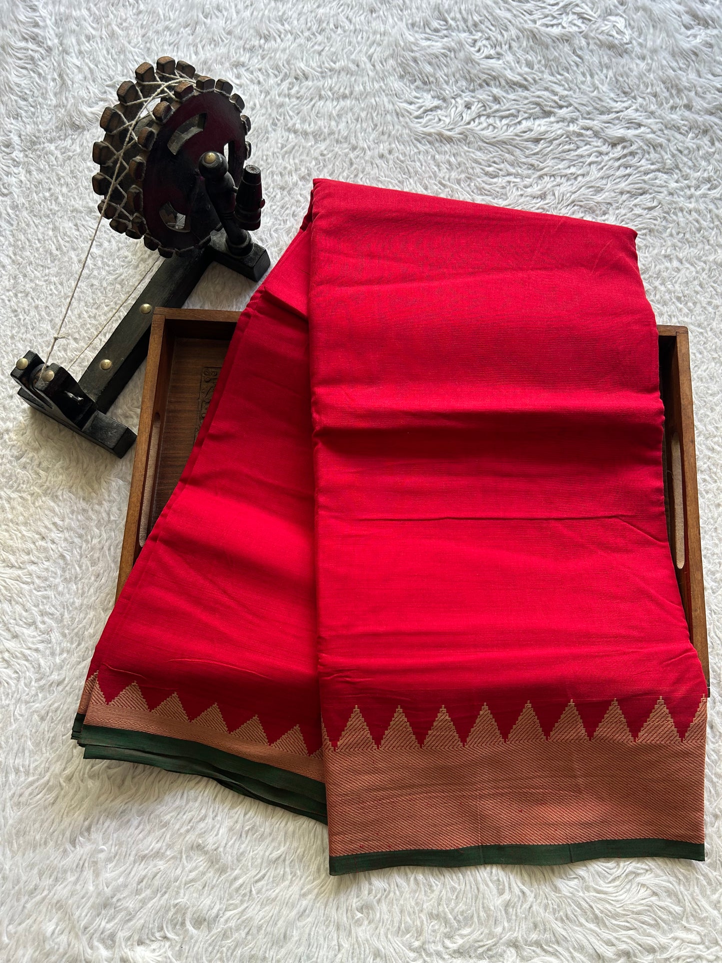 Narayanpet Cotton Saree Light Carmine Red Colored  Complemented with a Thread Border.