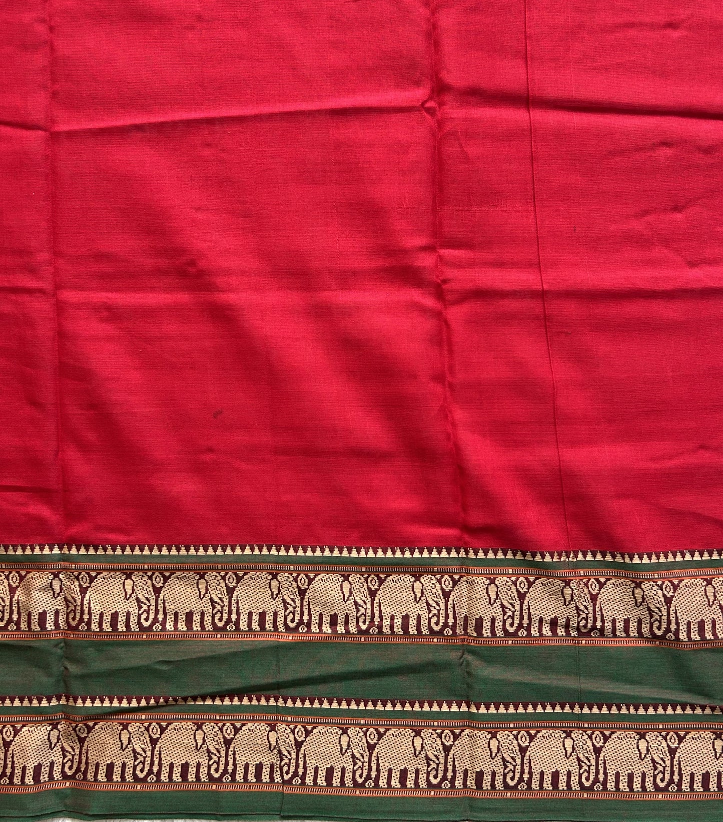 Narayanpet Cotton Saree Carmine Red Colored  Complemented with a Thread Border.