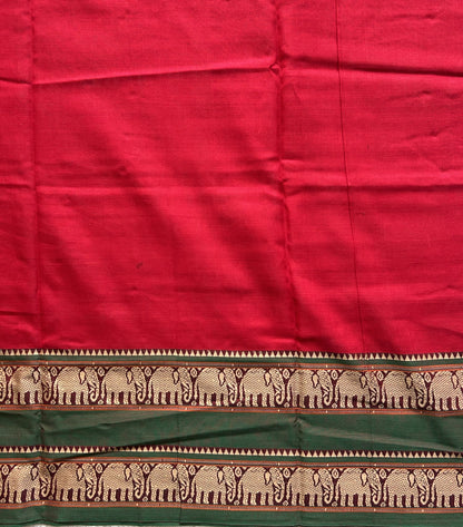 Narayanpet Cotton Saree Carmine Red Colored  Complemented with a Thread Border.