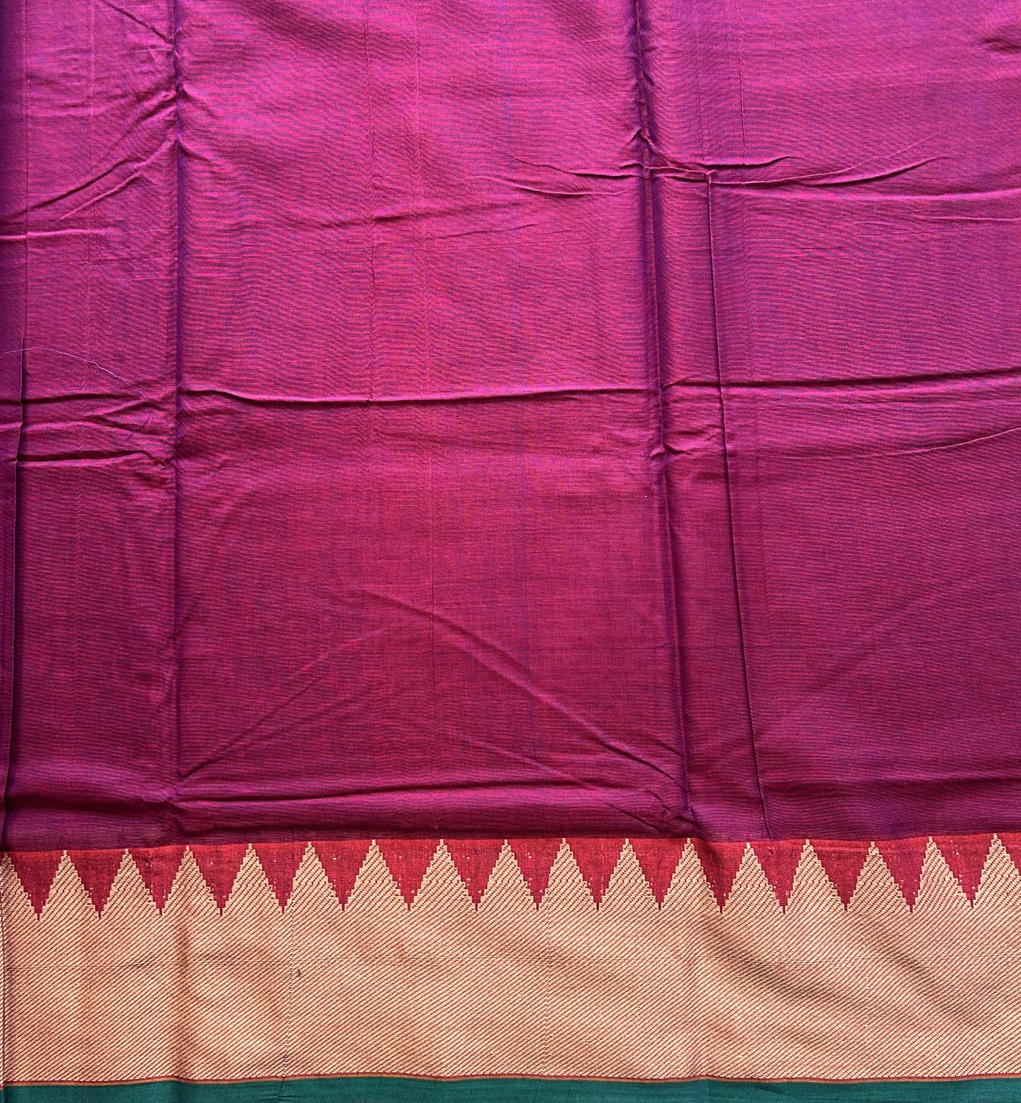 Narayanpet Cotton Saree Light Plum Colored  Complemented with a Thread Border.