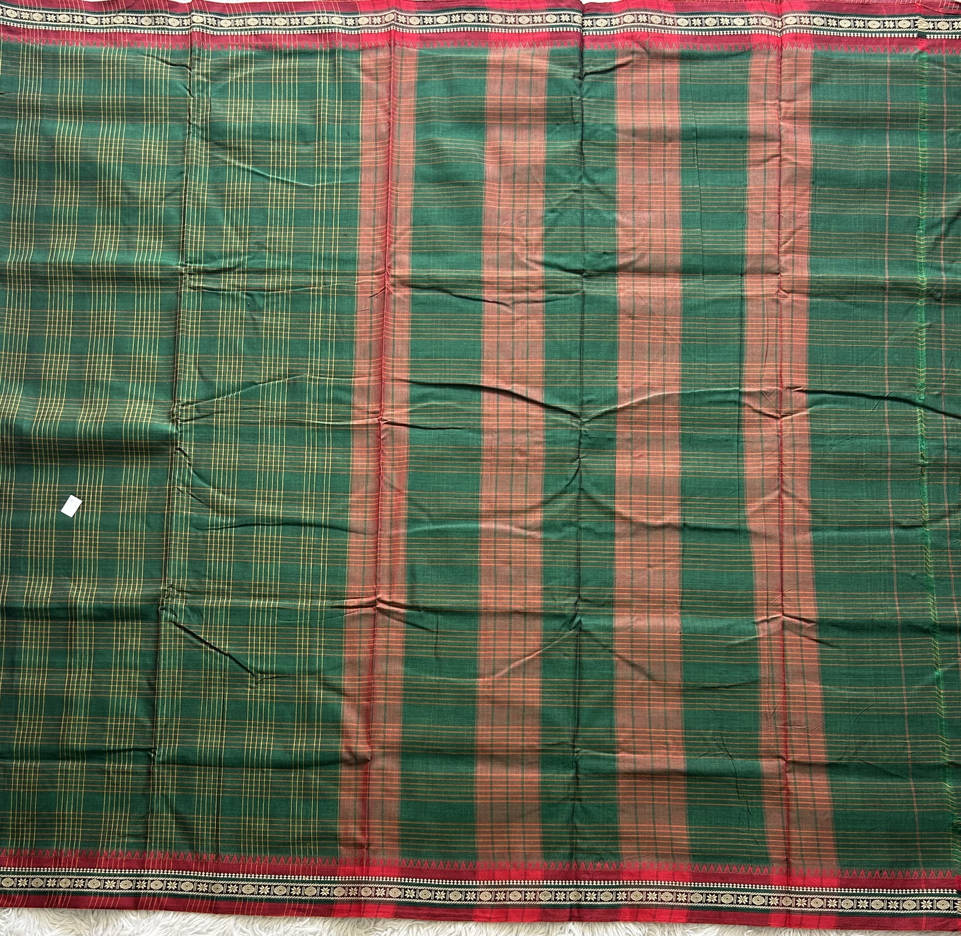 Narayanpet Cotton Checks Saree Dark Green Colored Complemented with a Thread Border. - Sampradaya Designer Studio
