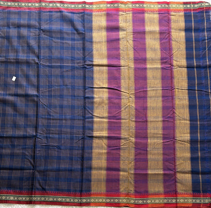 Narayanpet Cotton Checks Saree Light Navy Blue Colored Complemented with a Thread Border.