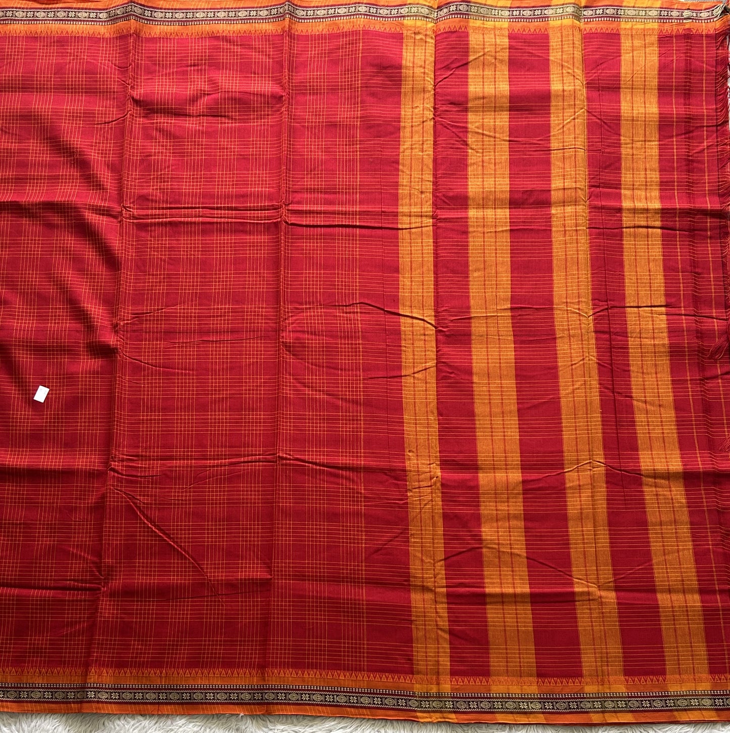 Narayanpet Cotton Checks Saree Imperial Red Colored Complemented with a Thread Border. - Sampradaya Designer Studio