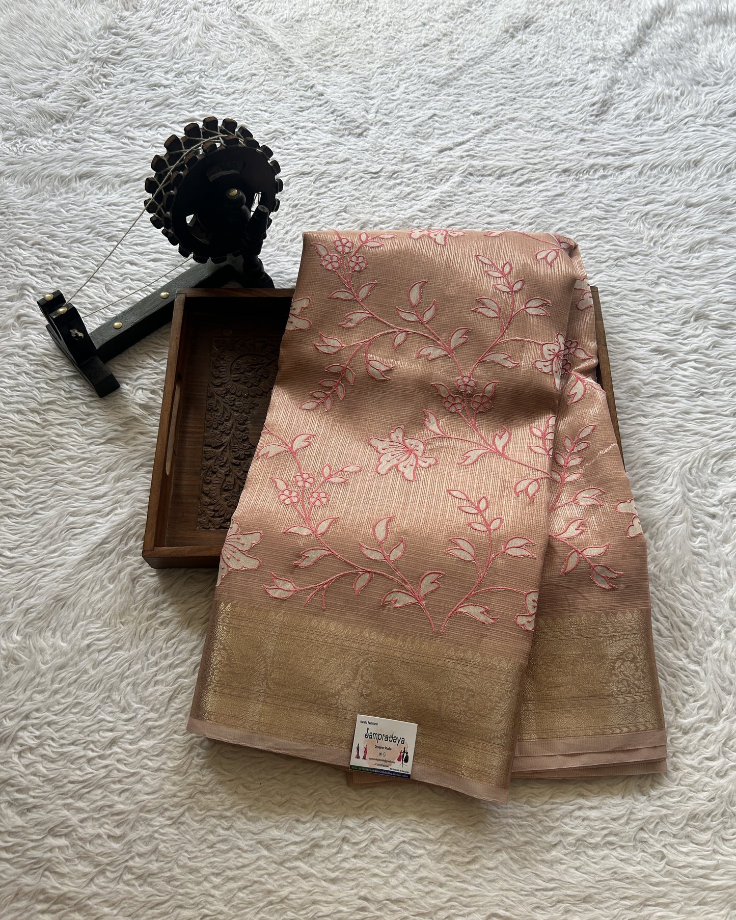 Silk kota Saree Peachy Pink colored Elegantly Paired with a Zari Border. - Sampradaya Designer Studio