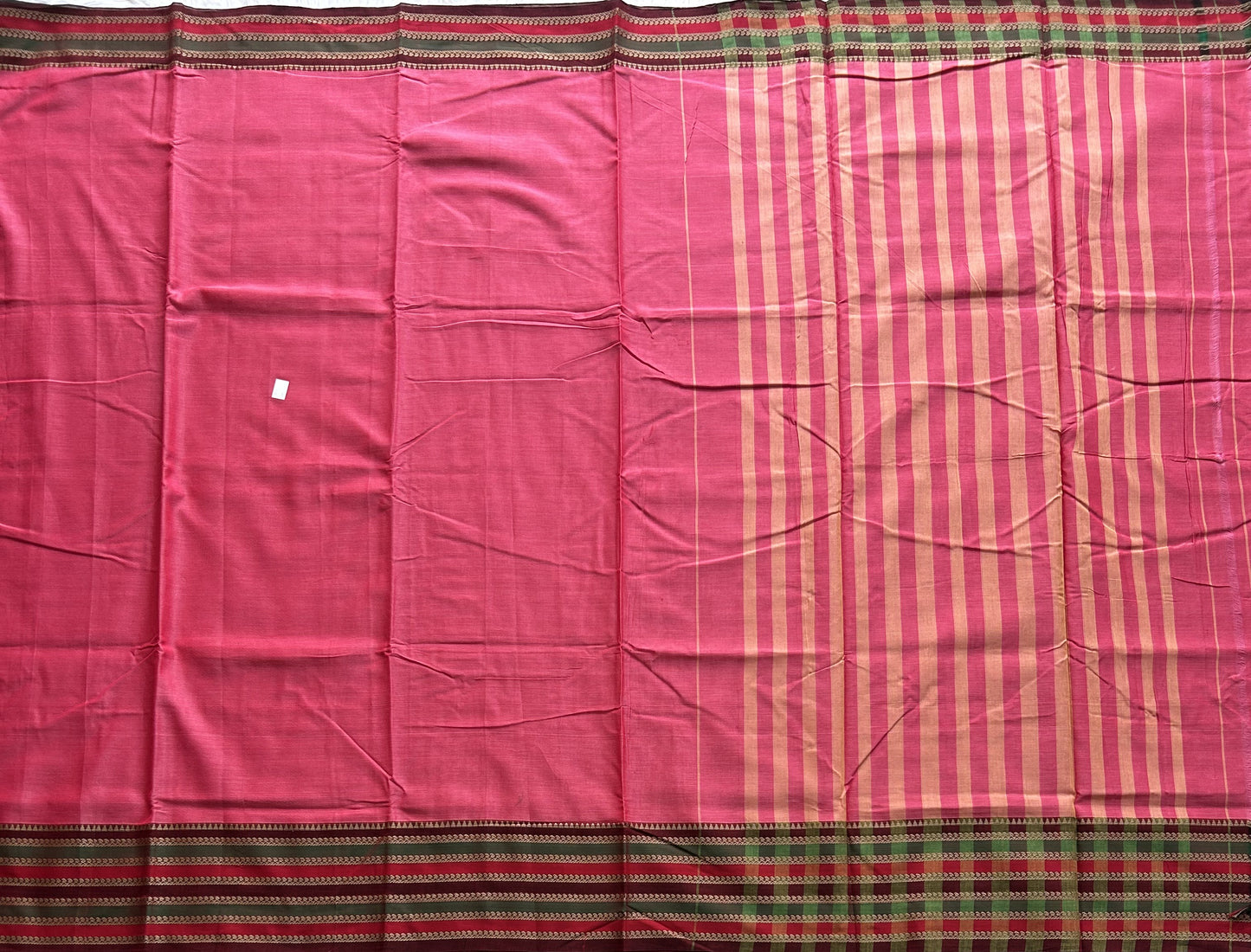 Narayanpet Cotton Saree Punch Pink Colored  Complemented with a Thread Border.