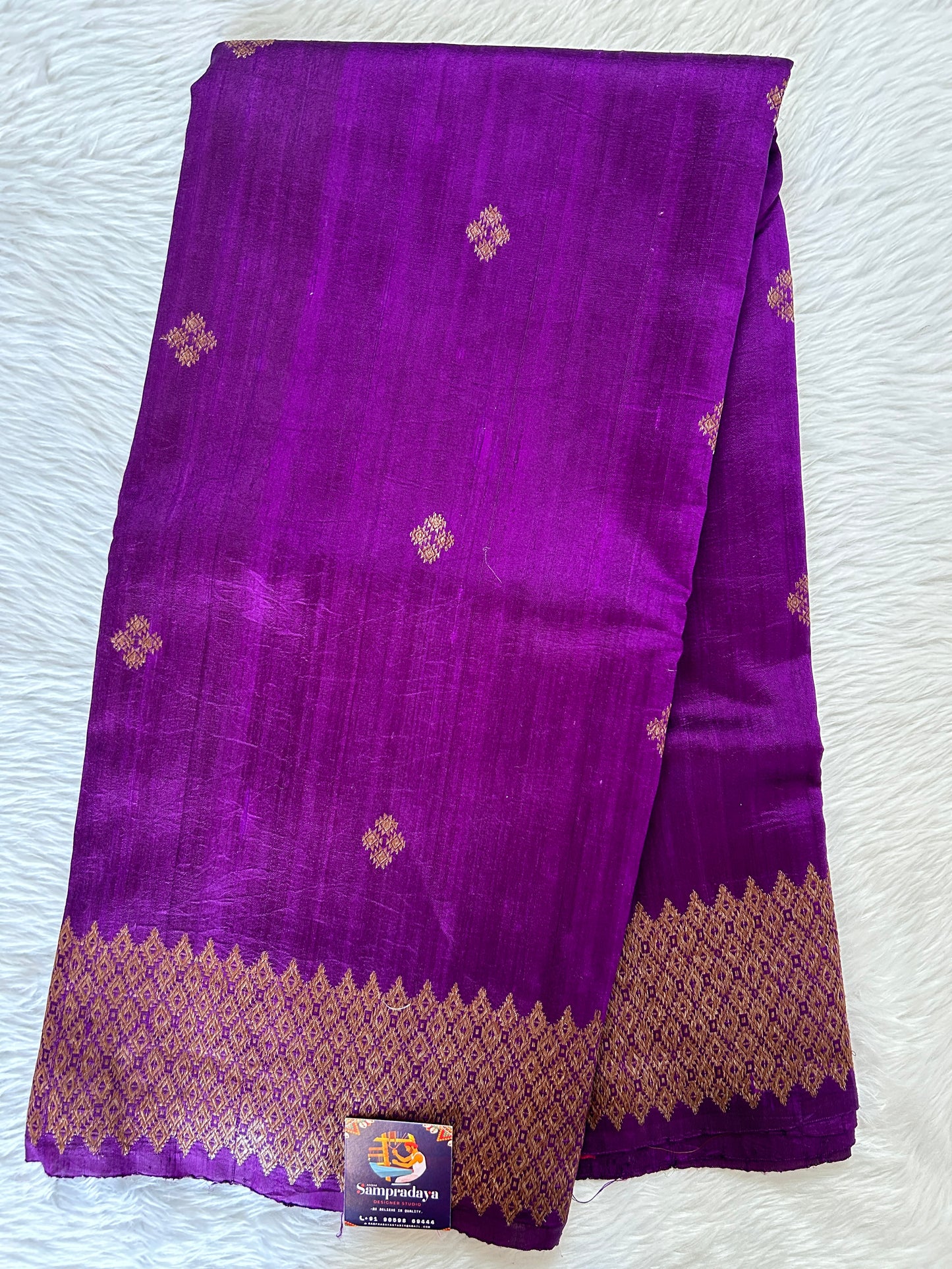 Banarasi Raw Silk Sarees Violet Colored Saree Complemented With a Intricate Weaving Border - Sampradaya Designer Studio