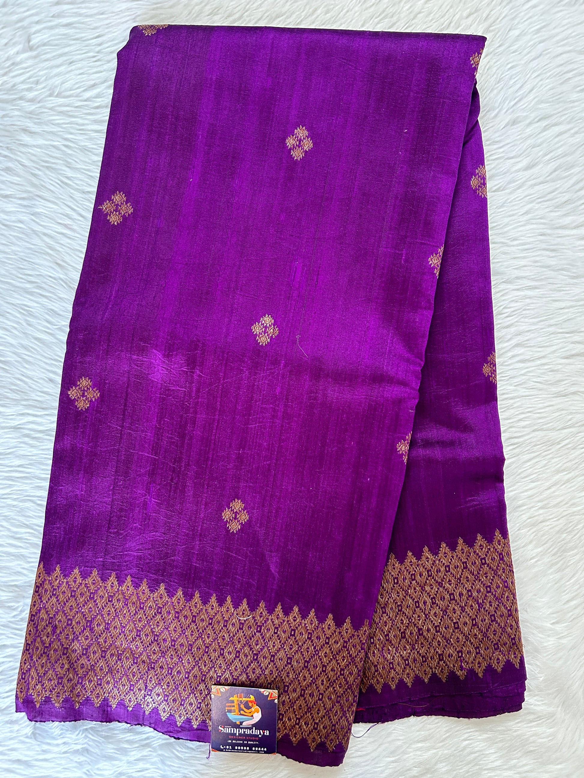 Banarasi Raw Silk Sarees Violet Colored Saree Complemented With a Intricate Weaving Border - Sampradaya Designer Studio