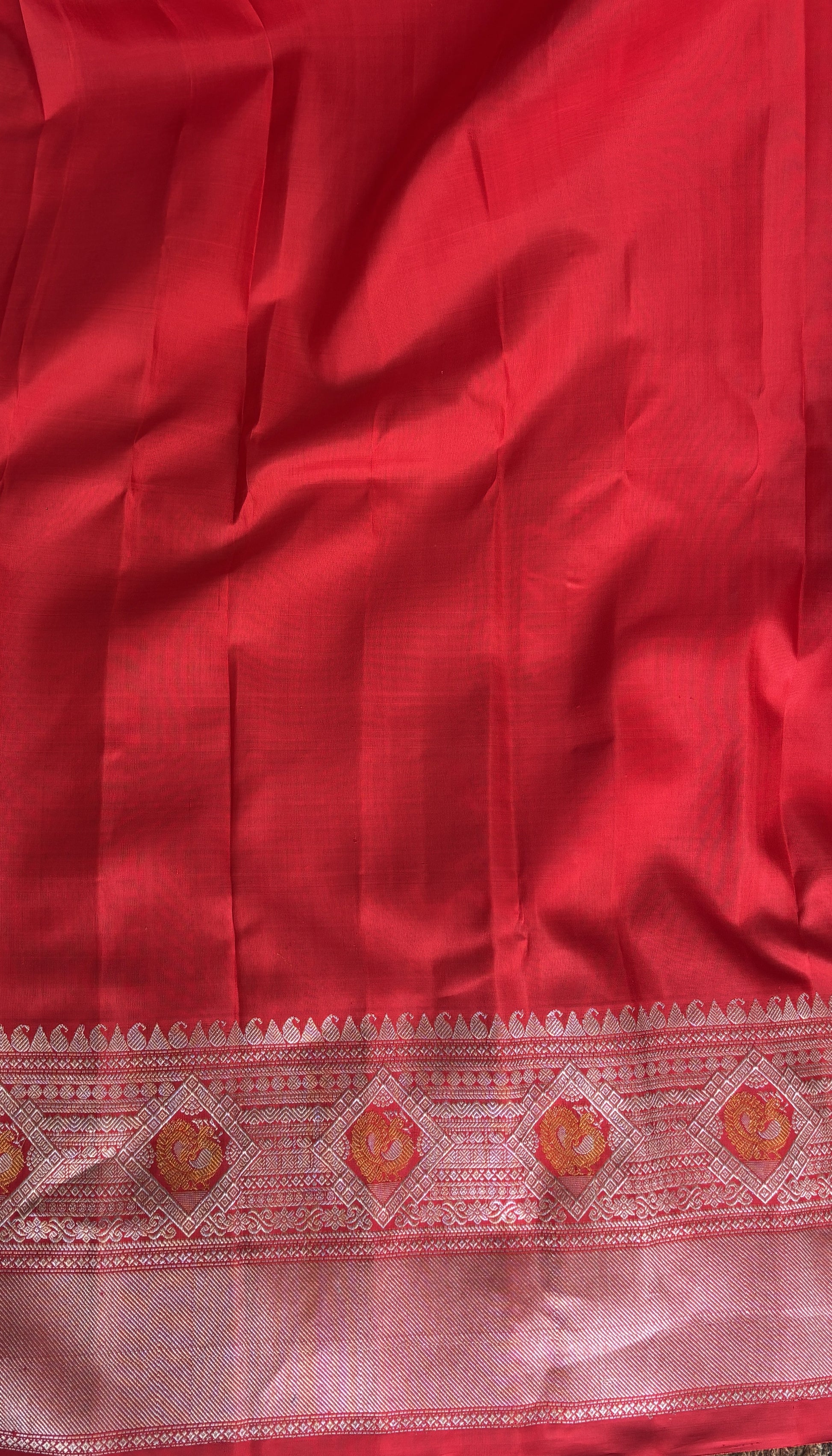 Gadwal Silk Saree Red Colored Complemented With a Kanchi Border - Sampradaya Designer Studio