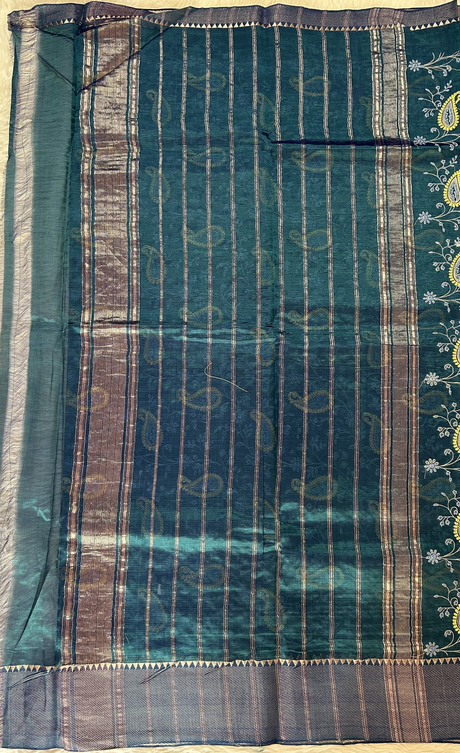 Mangalagiri Chikankari Saree Blue Green colored Saree complemented with a Mangalagiri Border. - Sampradaya Designer Studio
