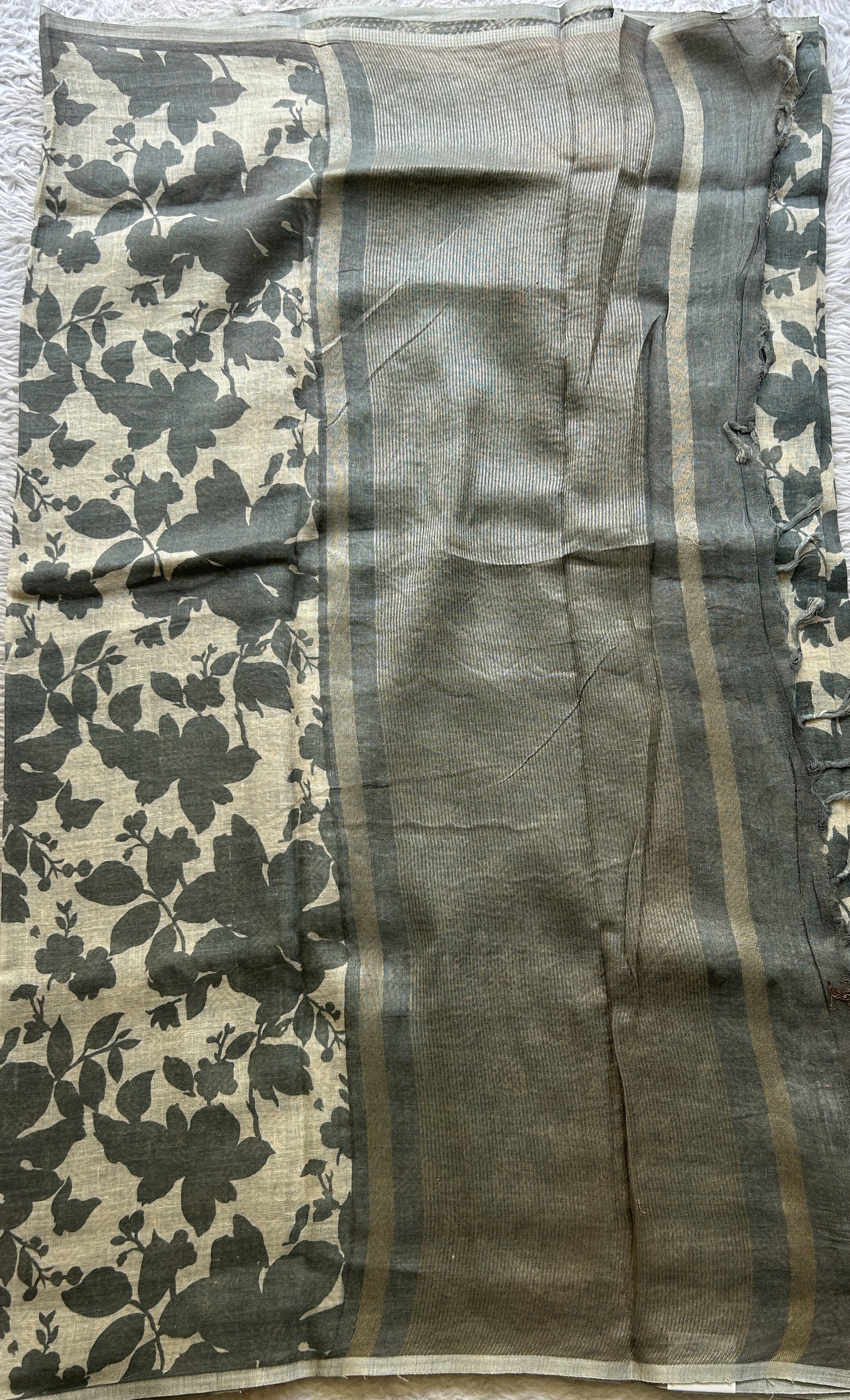 Fancy Linen Saree Gray Colored Complemented with a Lace Border. - Sampradaya Designer Studio
