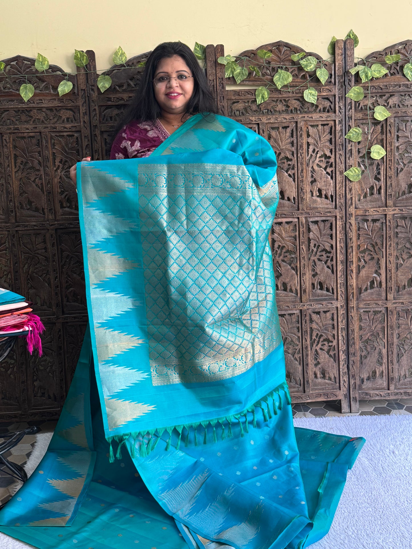 Gadwal Silk Saree Sea Breeze Colored Complemented With Gold And Silver Zari Border