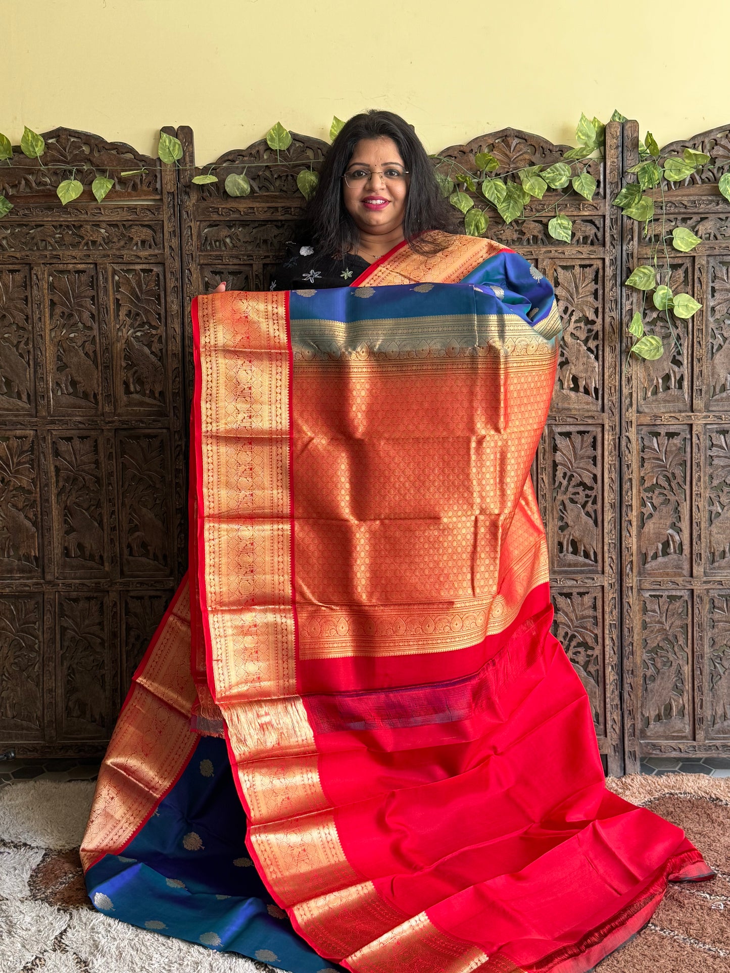 Pure Kanjivaram Silk Saree Ocean Blue Colored Elegantly Paid with a Gold Zari Border.