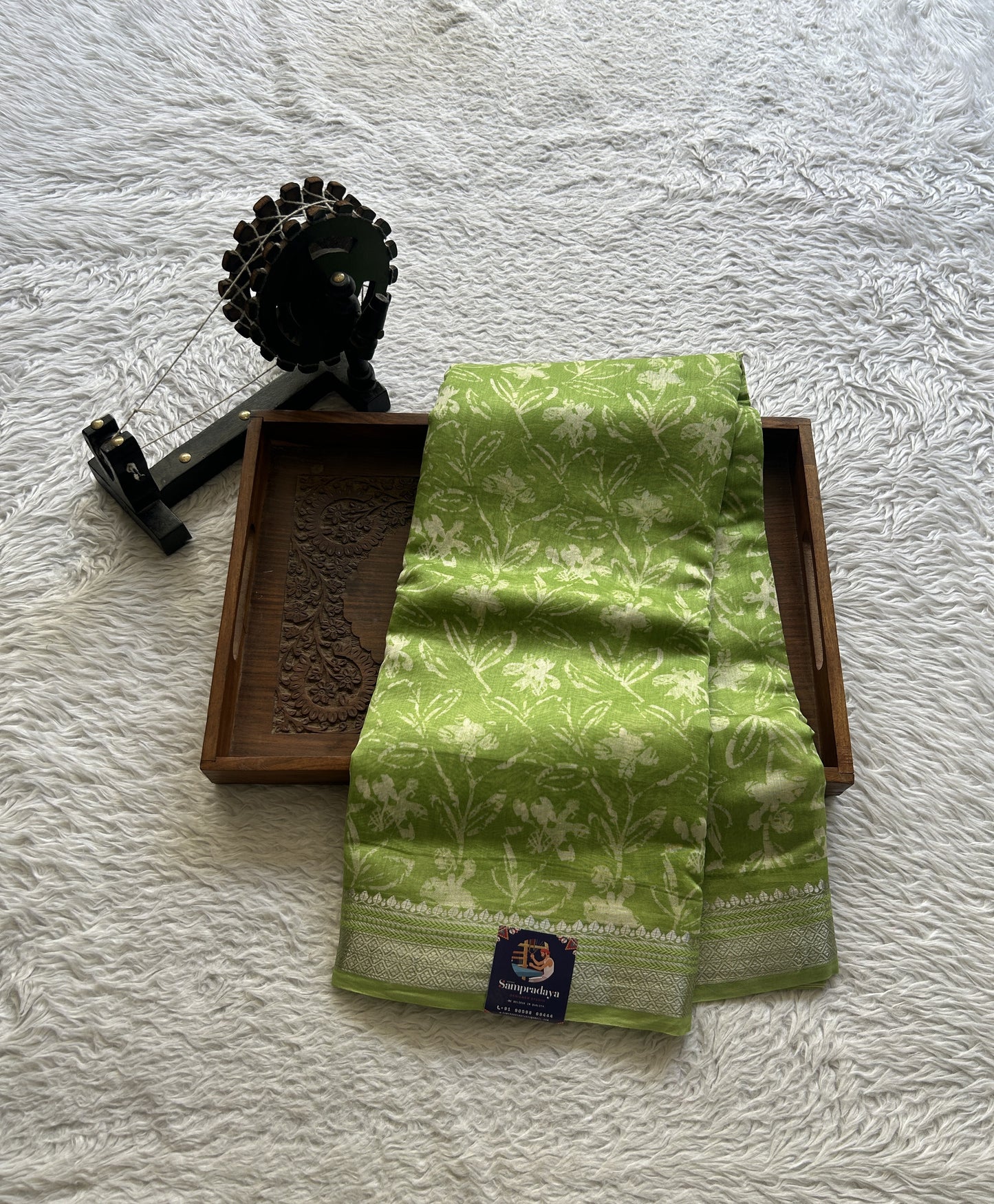 Maheshwari Chanderi Cotton Saree Green Colored Elegantly Paired with a Zari Border. - Sampradaya Designer Studio