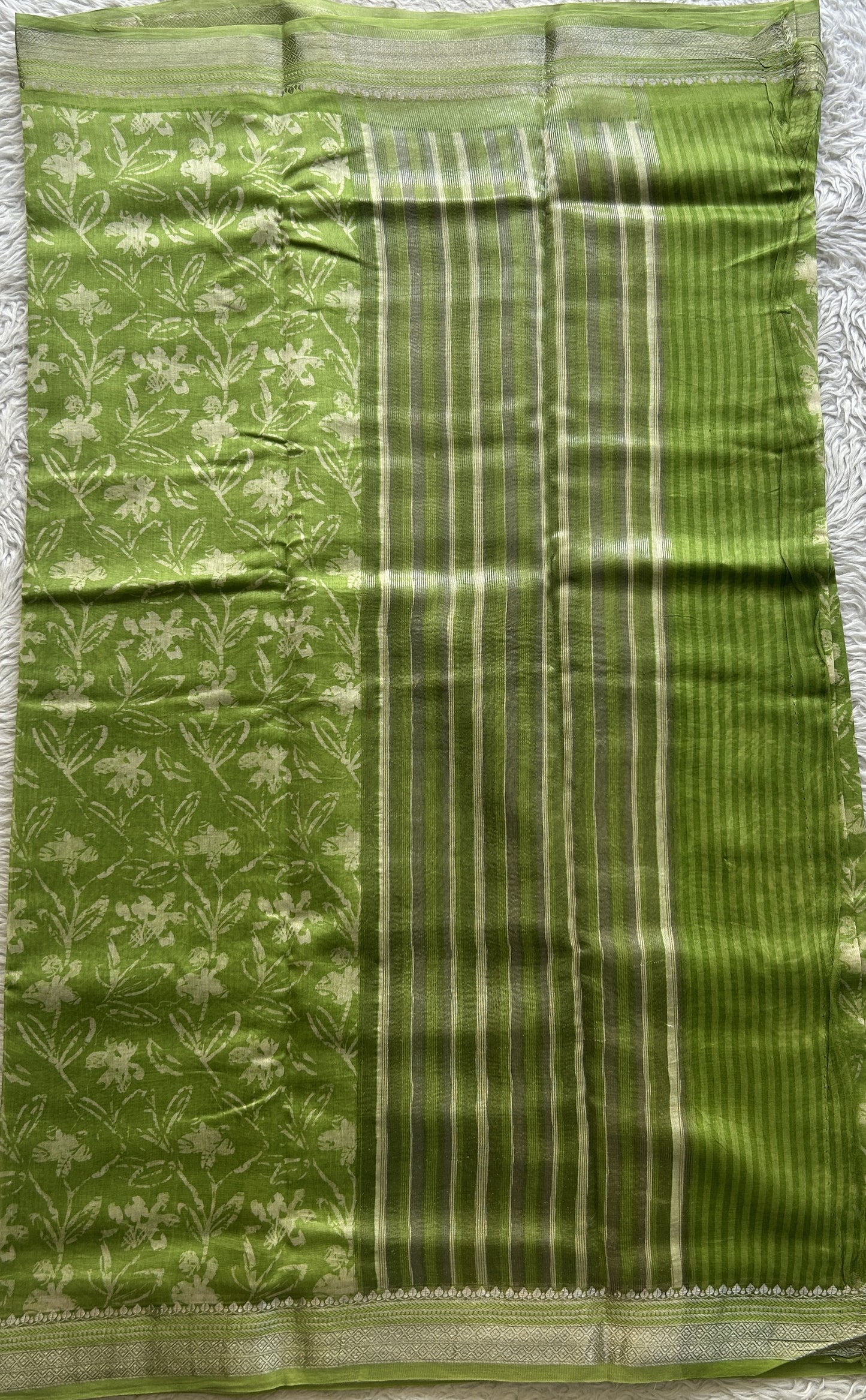 Maheshwari Chanderi Cotton Saree Green Colored Elegantly Paired with a Zari Border. - Sampradaya Designer Studio