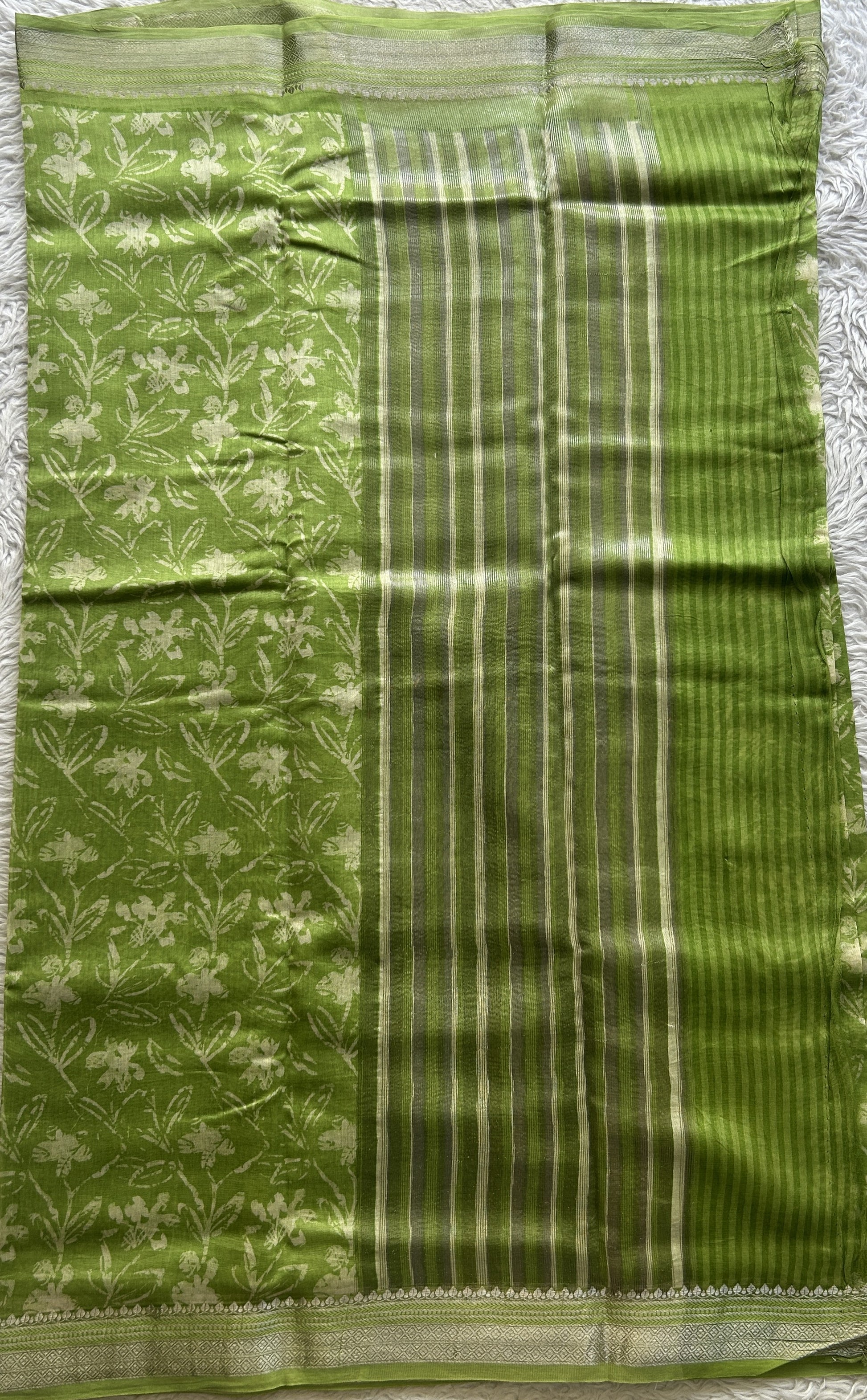 Maheshwari Chanderi Cotton Saree Green Colored Elegantly Paired with a Zari Border. - Sampradaya Designer Studio