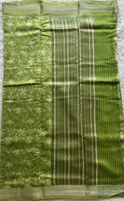 Maheshwari Chanderi Cotton Saree Green Colored Elegantly Paired with a Zari Border. - Sampradaya Designer Studio