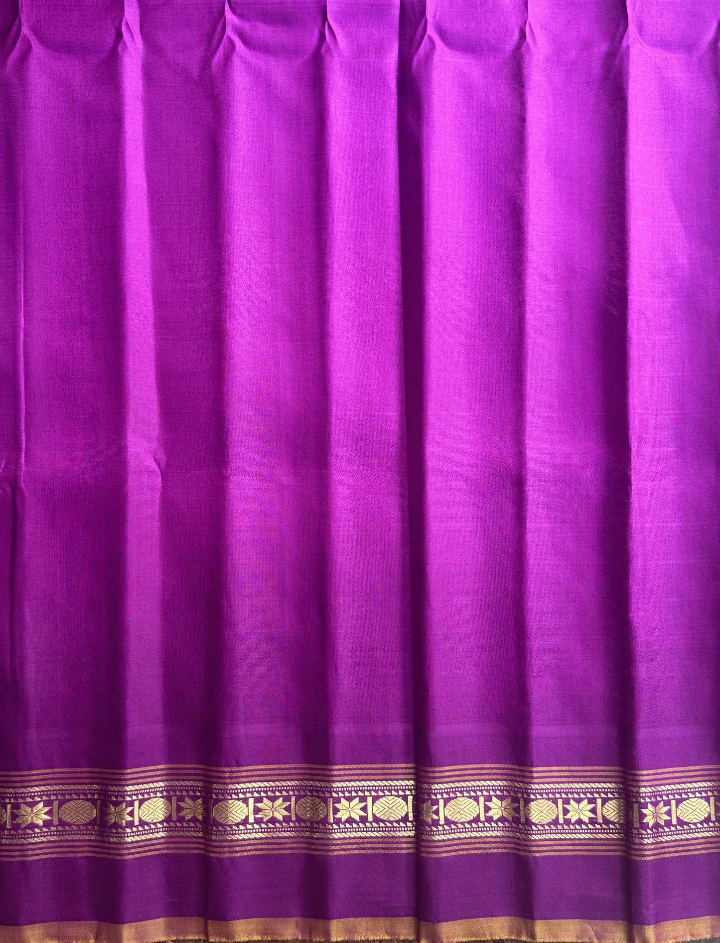 Gadwal Silk Saree Green Colored Complemented With a Purple Zari Border - Sampradaya Designer Studio