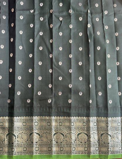 Gadwal Pattu Saree Purple colored saree complemented with a Black Zari border - Sampradaya Designer Studio
