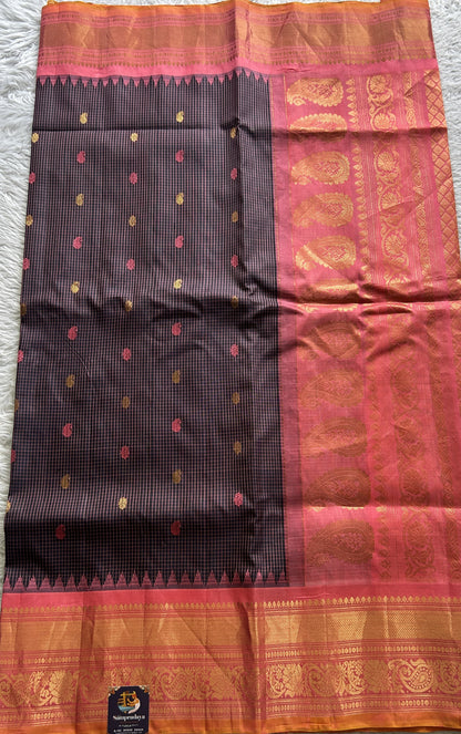 Gadwal Pattu Saree Navy Blue Colored Complemented With a Zari Border - Sampradaya Designer Studio