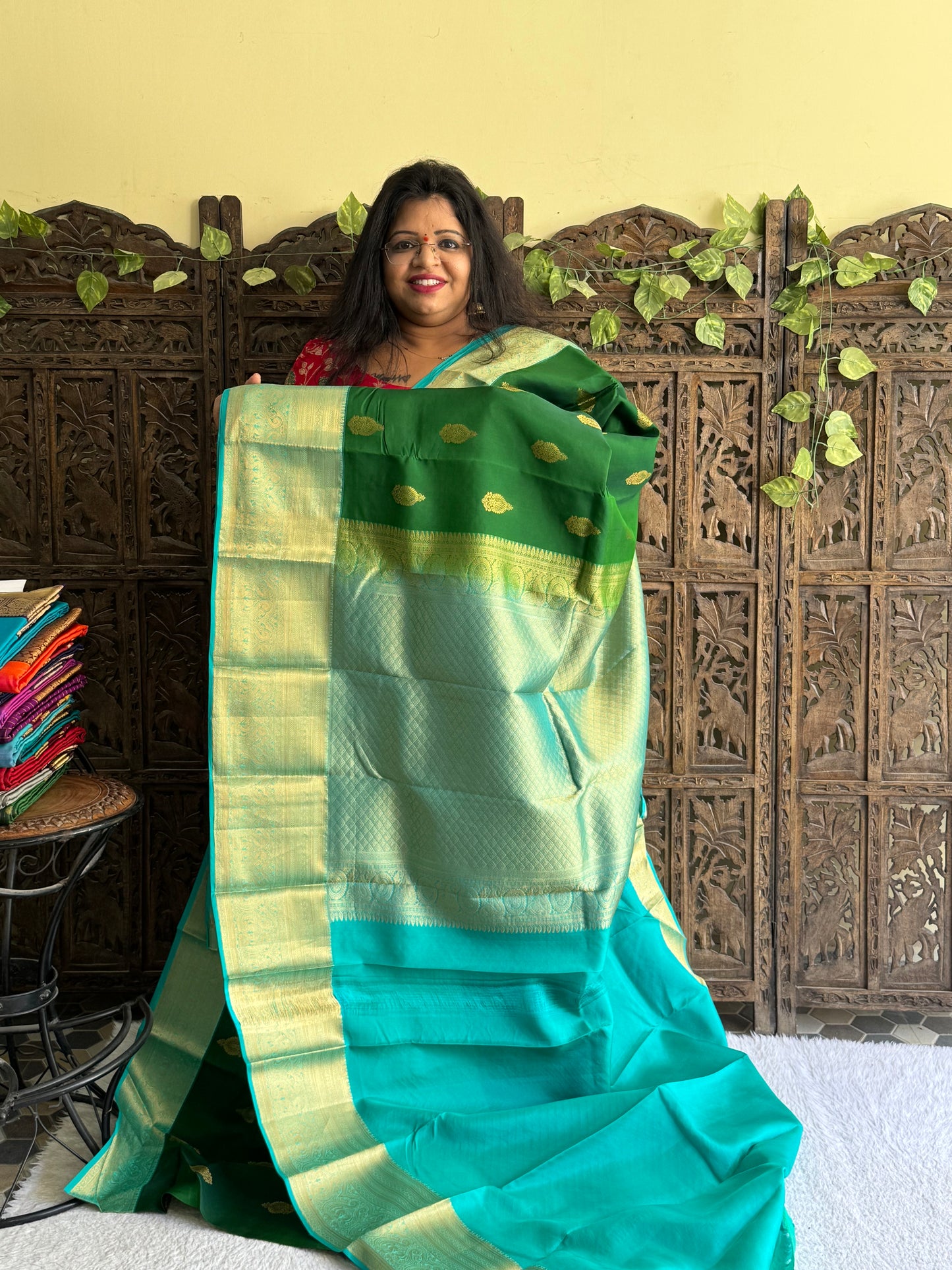 Pure Kanjivaram Silk Saree Light Green Colored Elegantly Paid with a Gold Zari Border