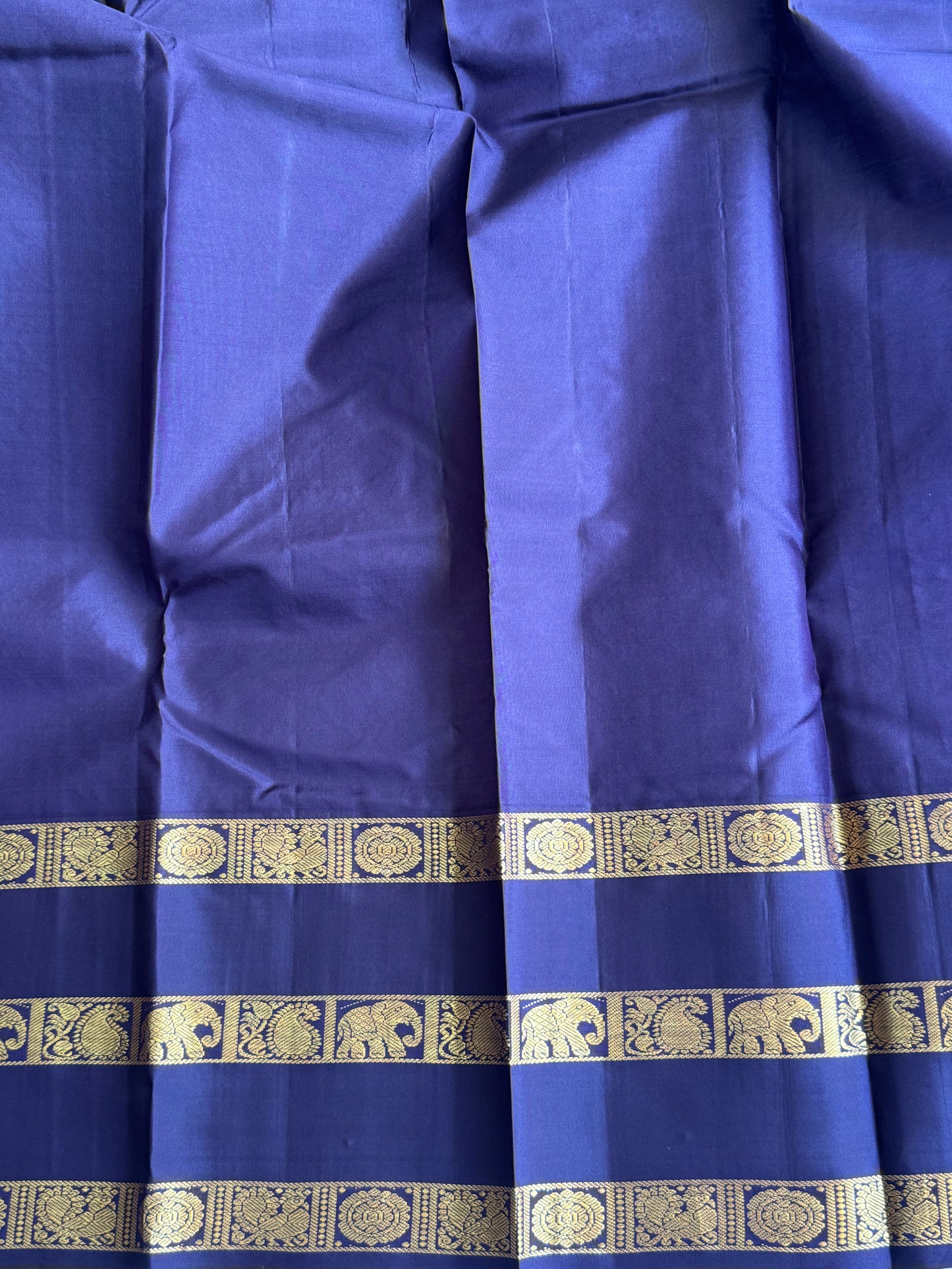 Pure Kanjivaram Silk Saree Jungle Colored Elegantly Paid with a Gold Zari Border