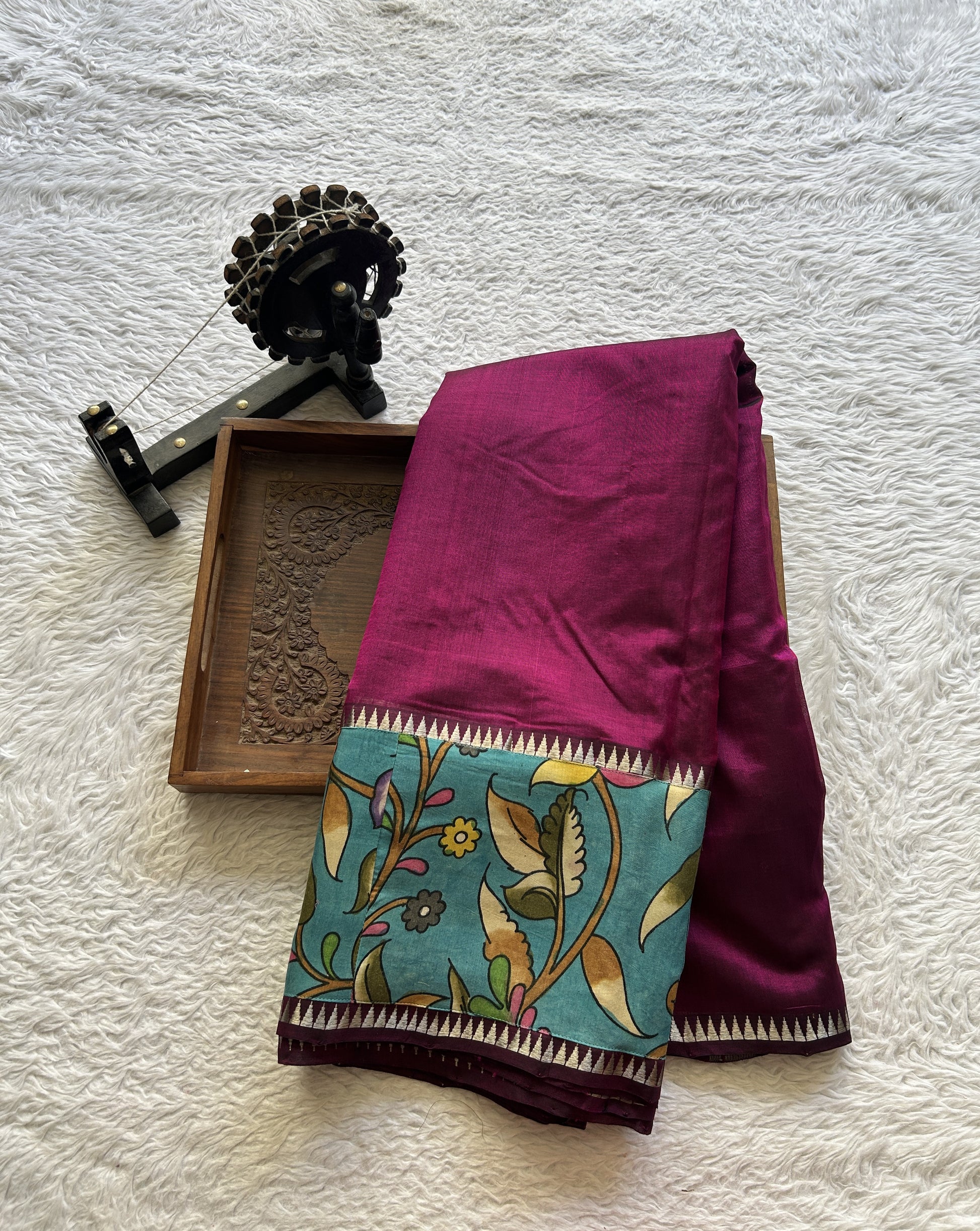 Mangalagiri Plain Pattu Saree Purple colored complemented with a Pen Kalamkari Border. - Sampradaya Designer Studio