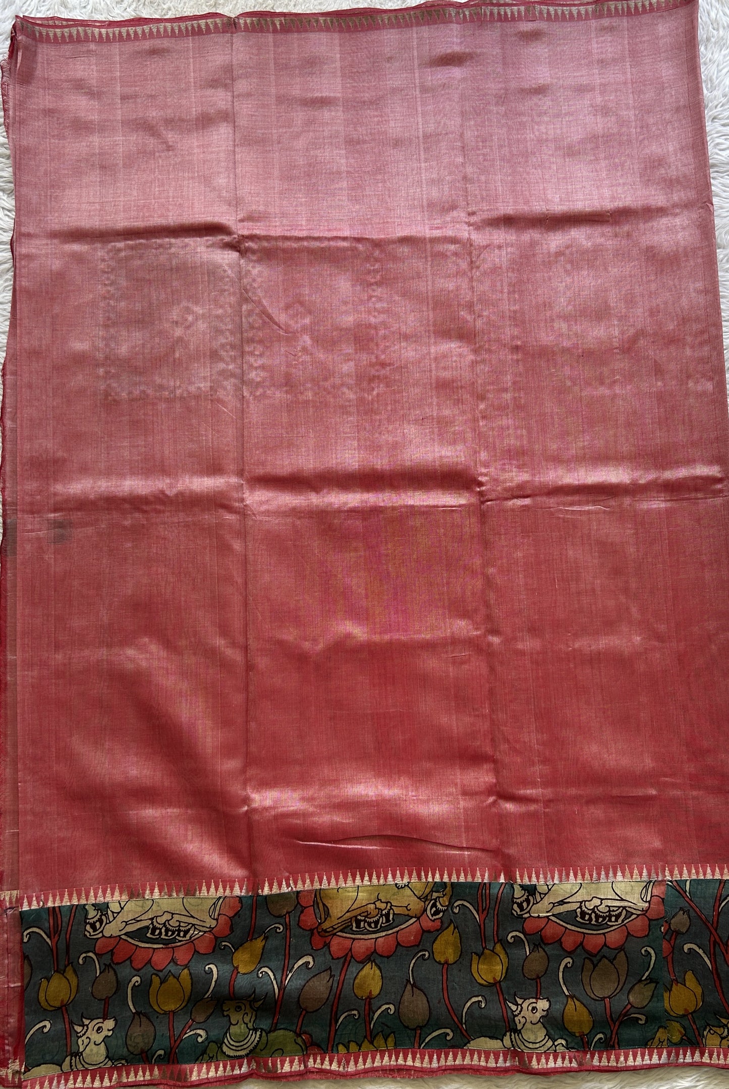 Mangalagiri Plain Pattu Saree Pink colored complemented with a Pen Kalamkari Border. - Sampradaya Designer Studio
