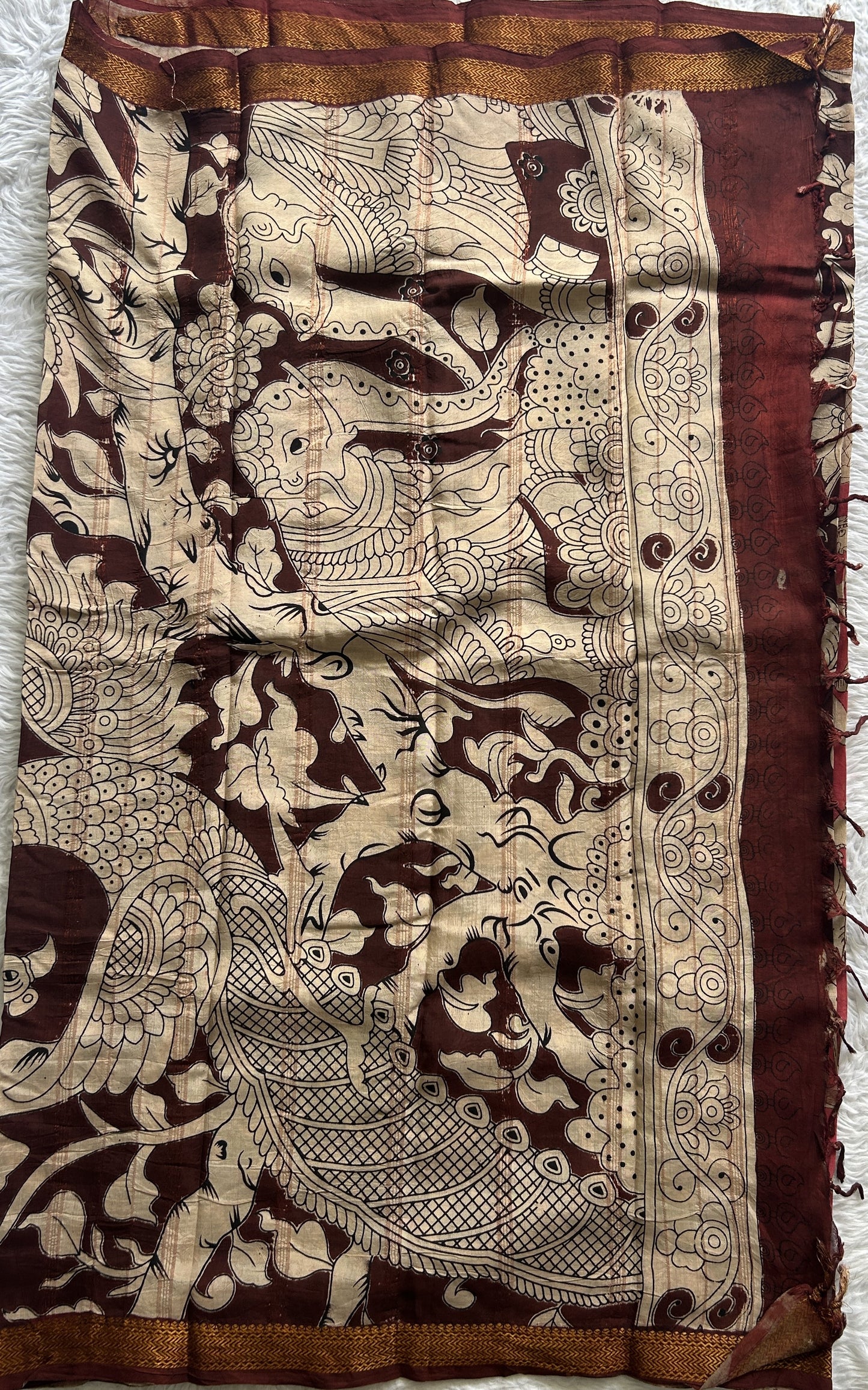Mangalagiri Pen Kalamkari Saree Dark Pink colored complemented with a Zari border - Sampradaya Designer Studio