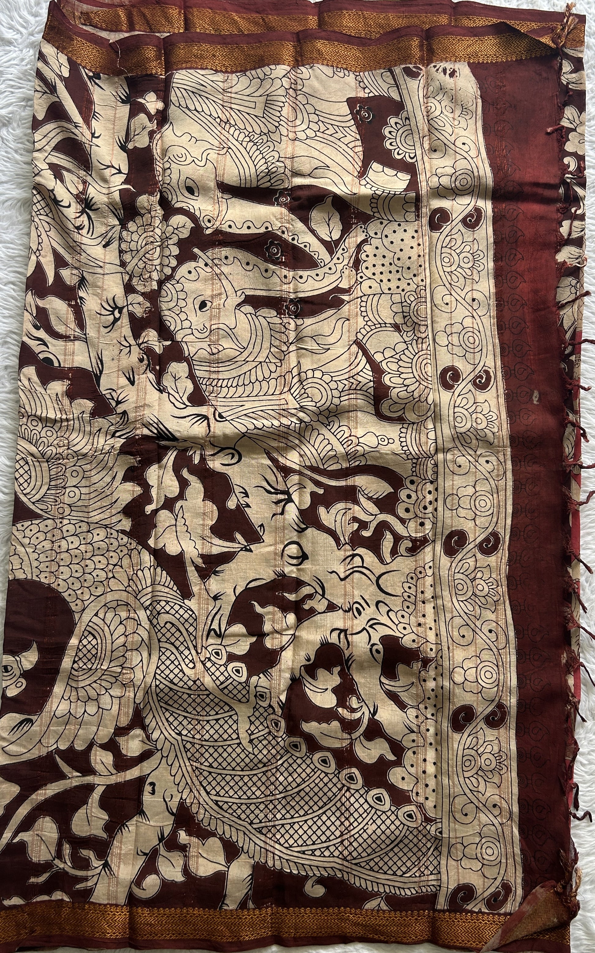 Mangalagiri Pen Kalamkari Saree Dark Pink colored complemented with a Zari border - Sampradaya Designer Studio