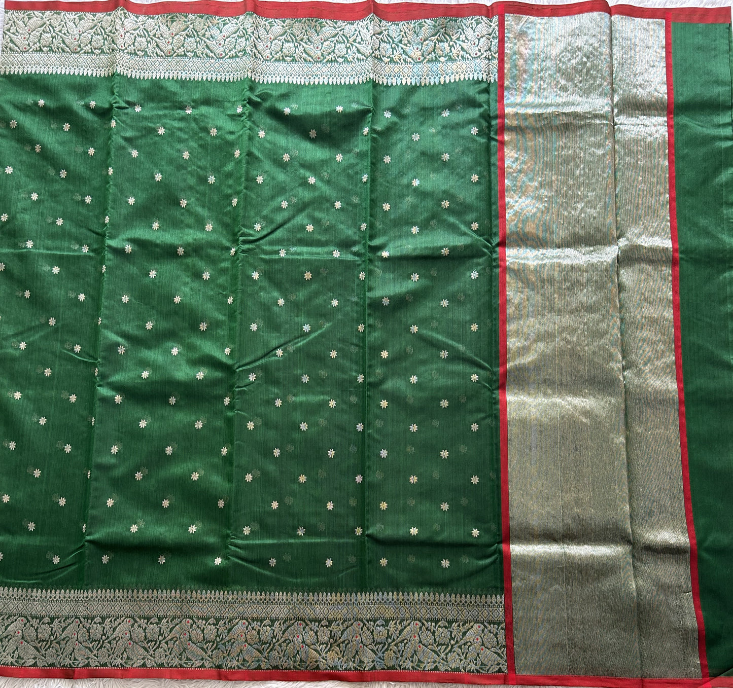 Green Chanderi Silk Saree With Silver Zari Border — Pure Handloom | Silk Mark Certified