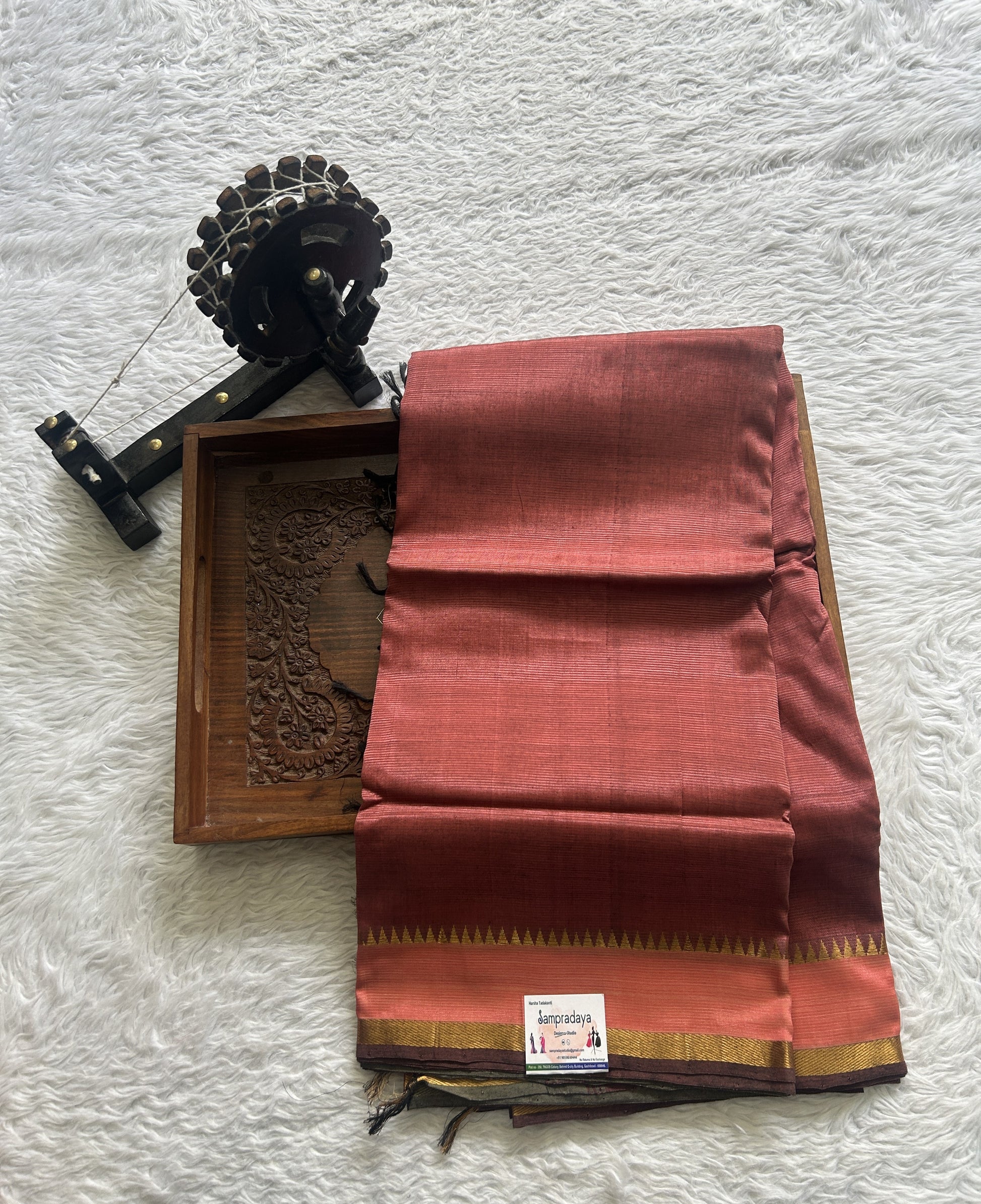 Mangalagiri Plain Pattu Saree Onion Pink colored complemented with a Zari Border. - Sampradaya Designer Studio