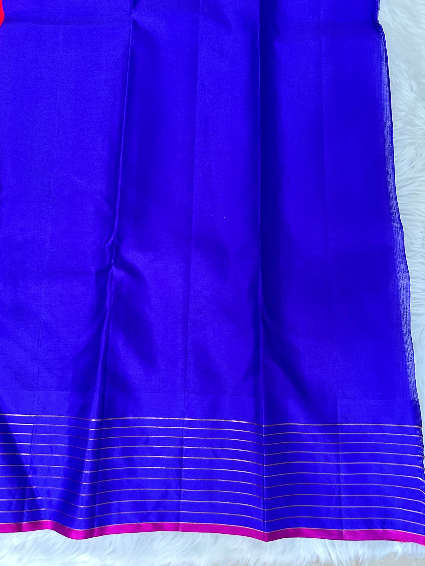 Gadwal Pattu Saree Blood Red-colored saree complemented with a Navy Blue border - Sampradaya Designer Studio