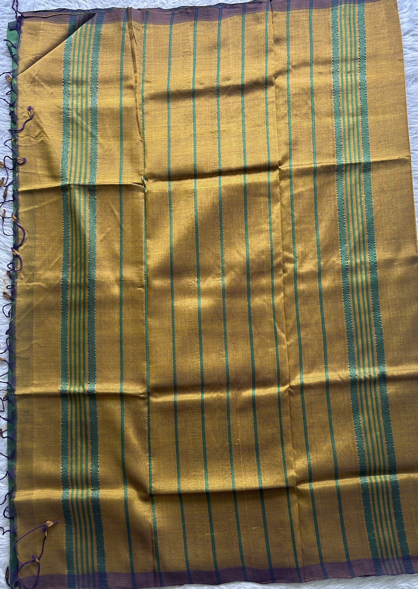 Mangalagiri Plain Pattu Saree Green colored complemented with a No Border. - Sampradaya Designer Studio