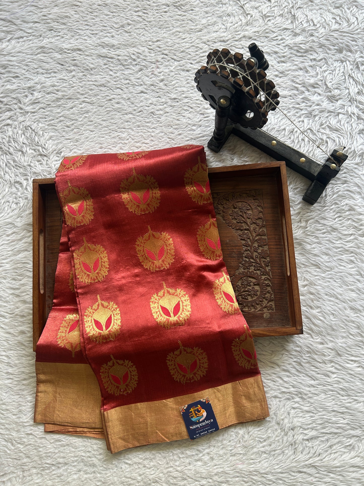 Chanderi Silk Saree Onion Pink color Elegantly Paired with a Gold Zari border - Sampradaya Designer Studio