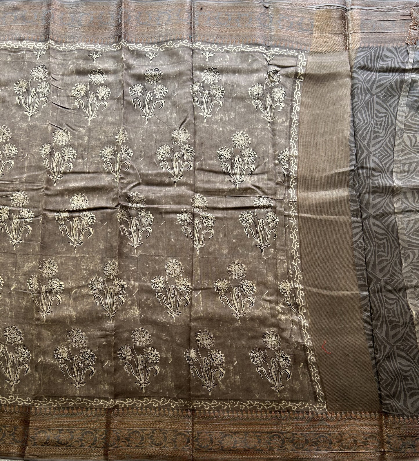 Gray Maheshwari  Cotton Saree for Women - Elegant Office & Daily Wear.