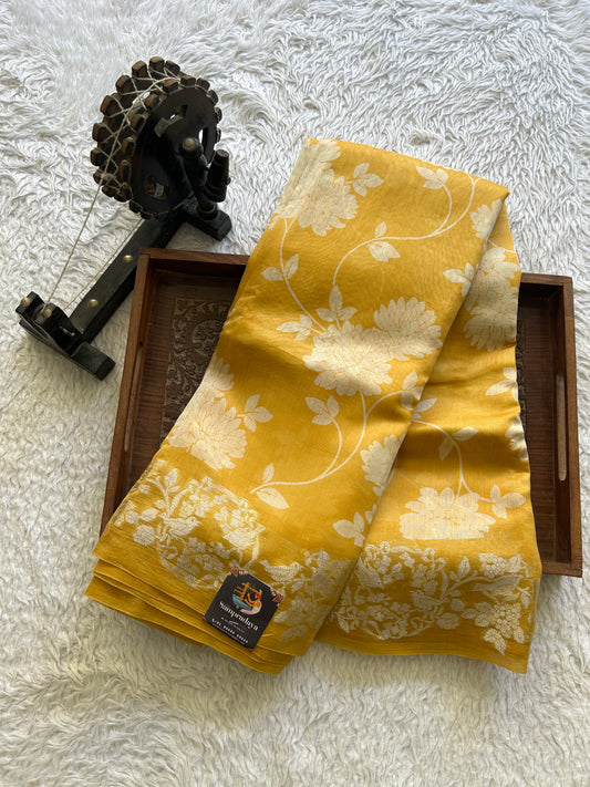 Light Yellow Maheshwari  Cotton Saree For Women - Elegant Office & Daily Wear.