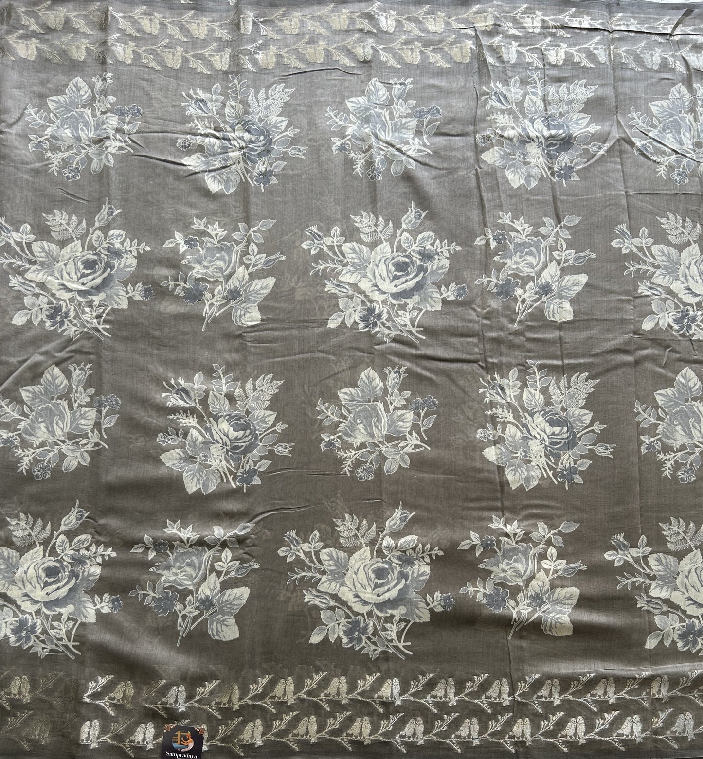 Gray Maheshwari  Cotton Saree for Women - Elegant Office & Daily Wear.