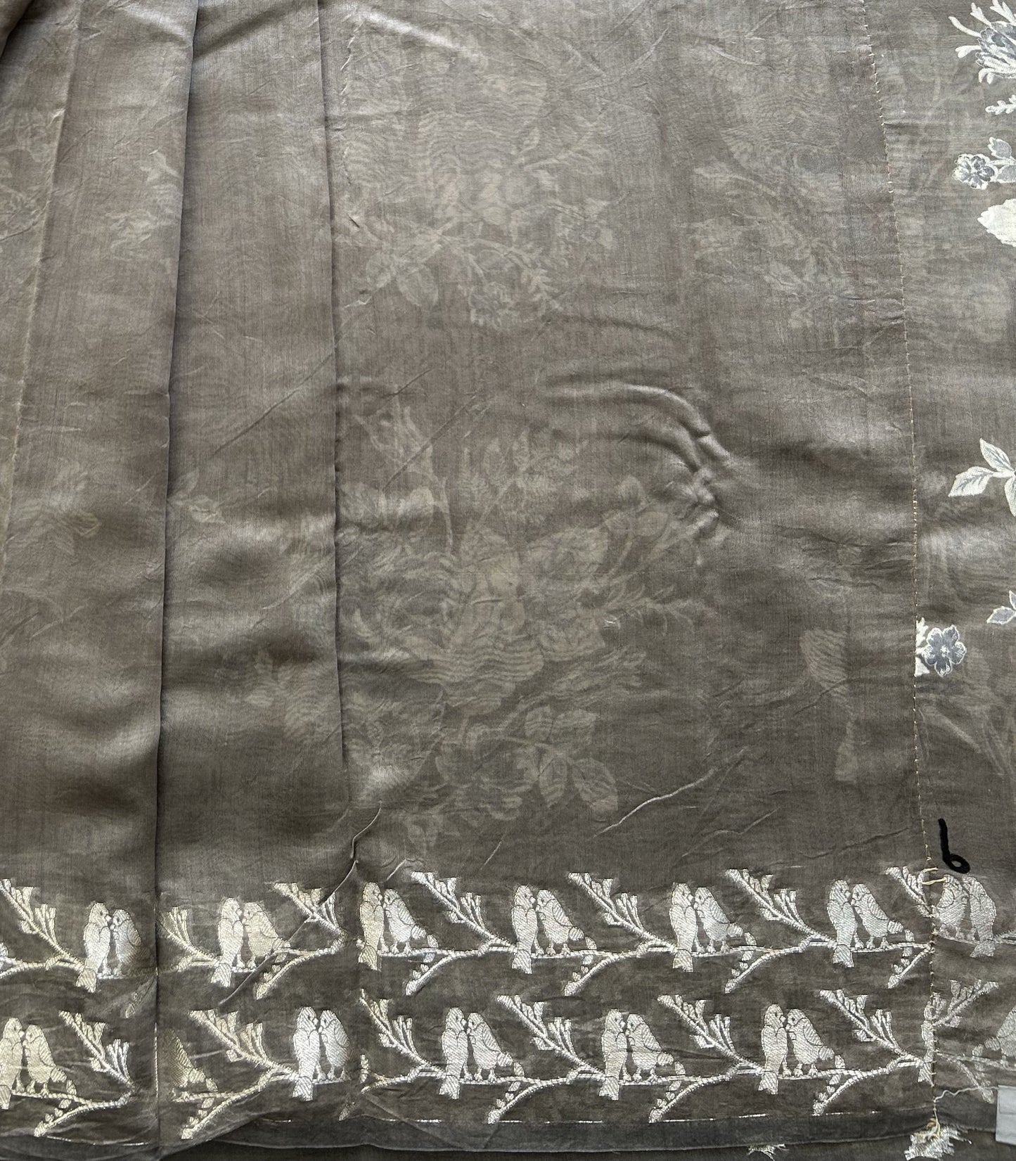 Gray Maheshwari  Cotton Saree for Women - Elegant Office & Daily Wear.