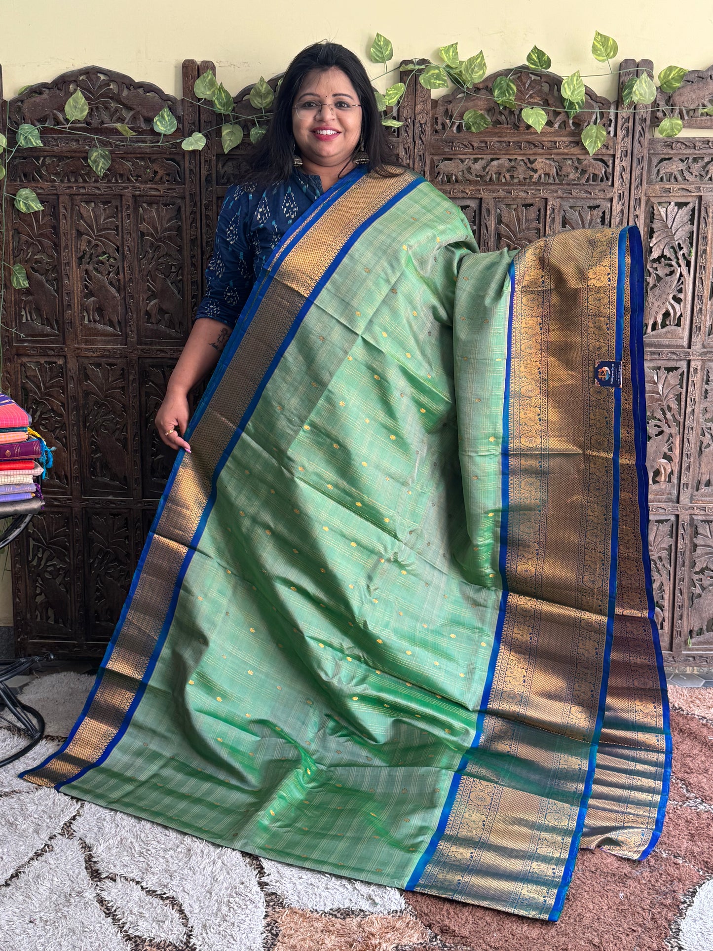Green Gadwal Silk Saree with Gold Zari Border — Pure Handloom | Silk Mark Certified