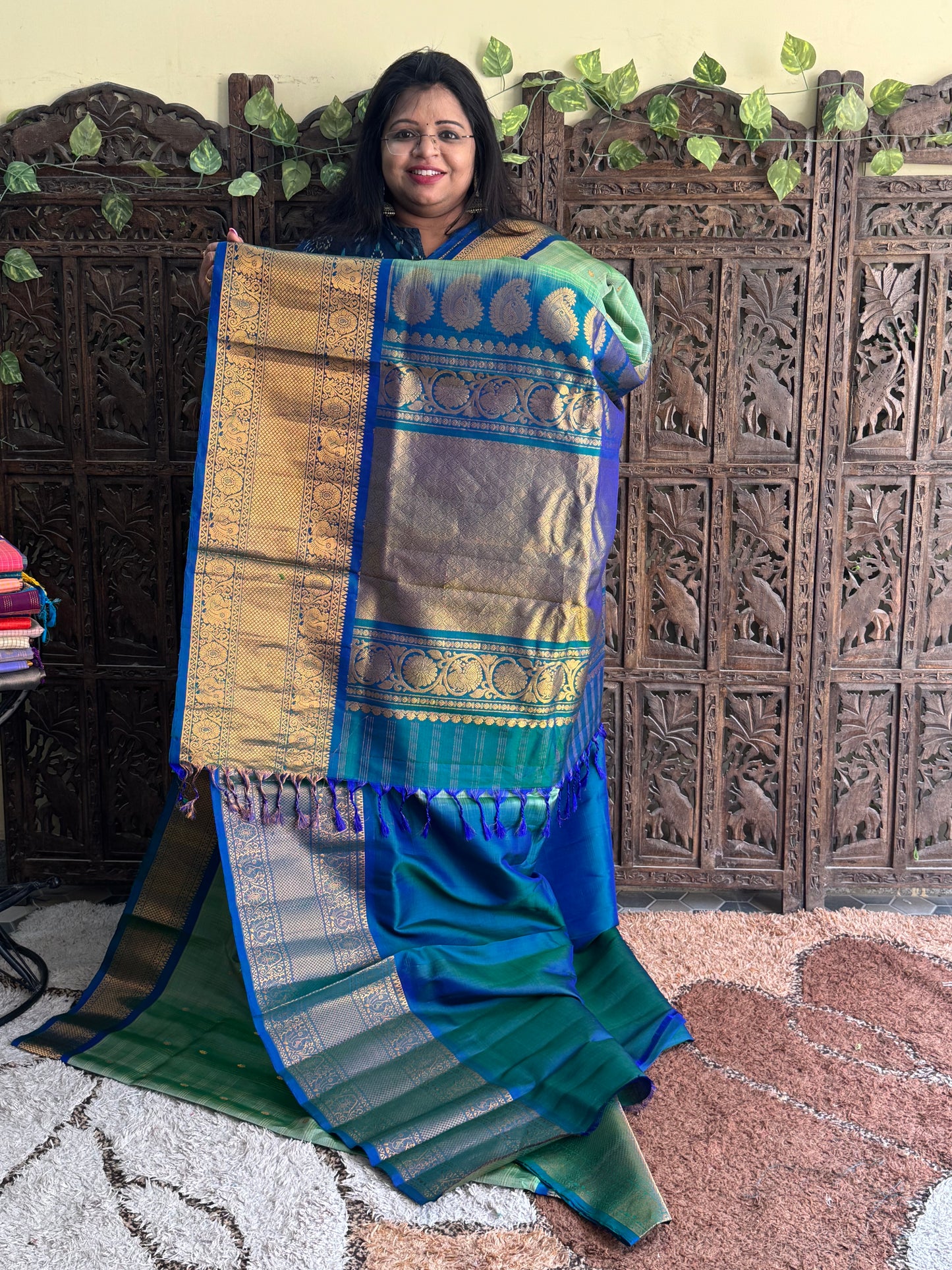 Green Gadwal Silk Saree with Gold Zari Border — Pure Handloom | Silk Mark Certified