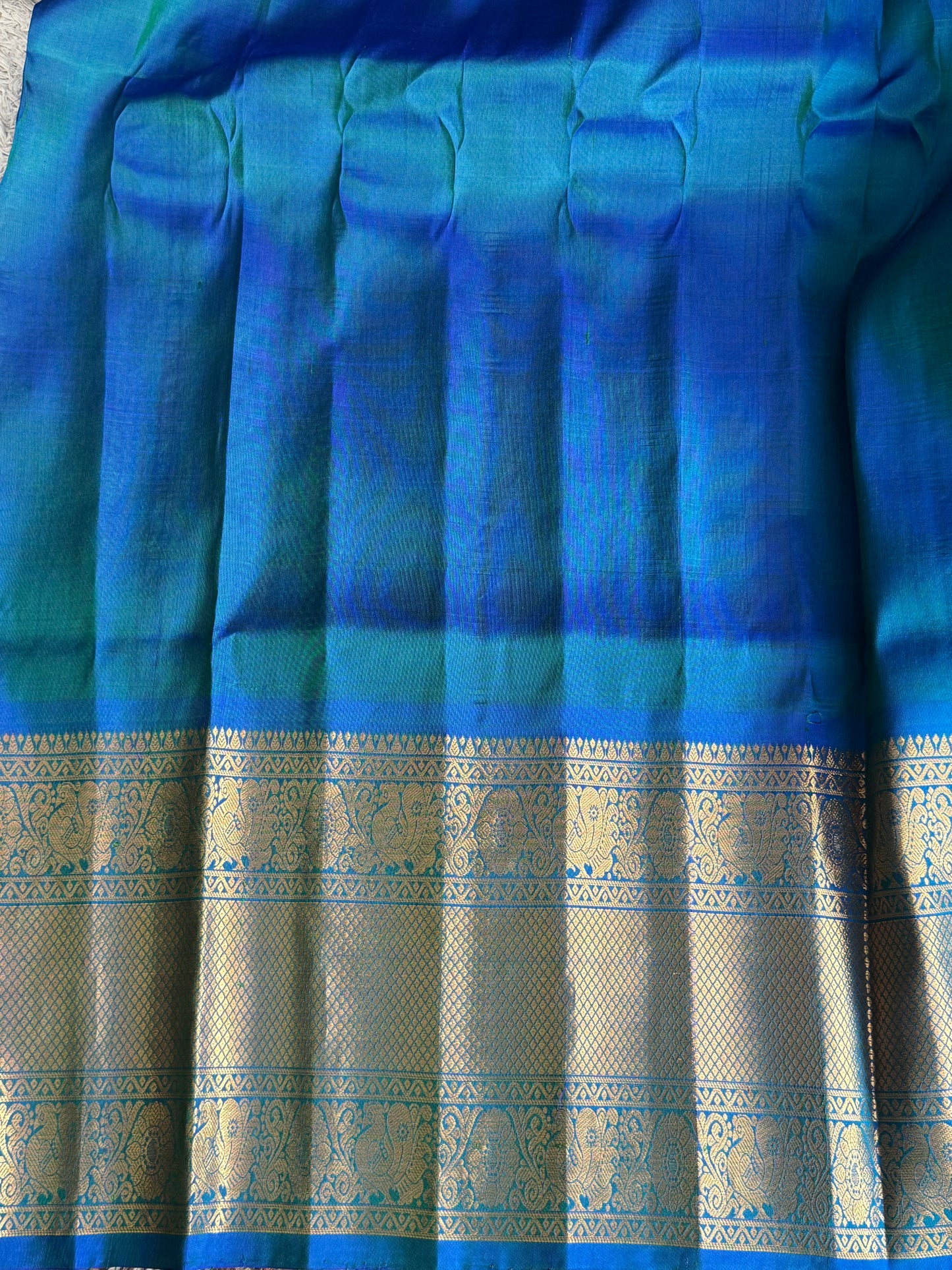 Green Gadwal Silk Saree with Gold Zari Border — Pure Handloom | Silk Mark Certified